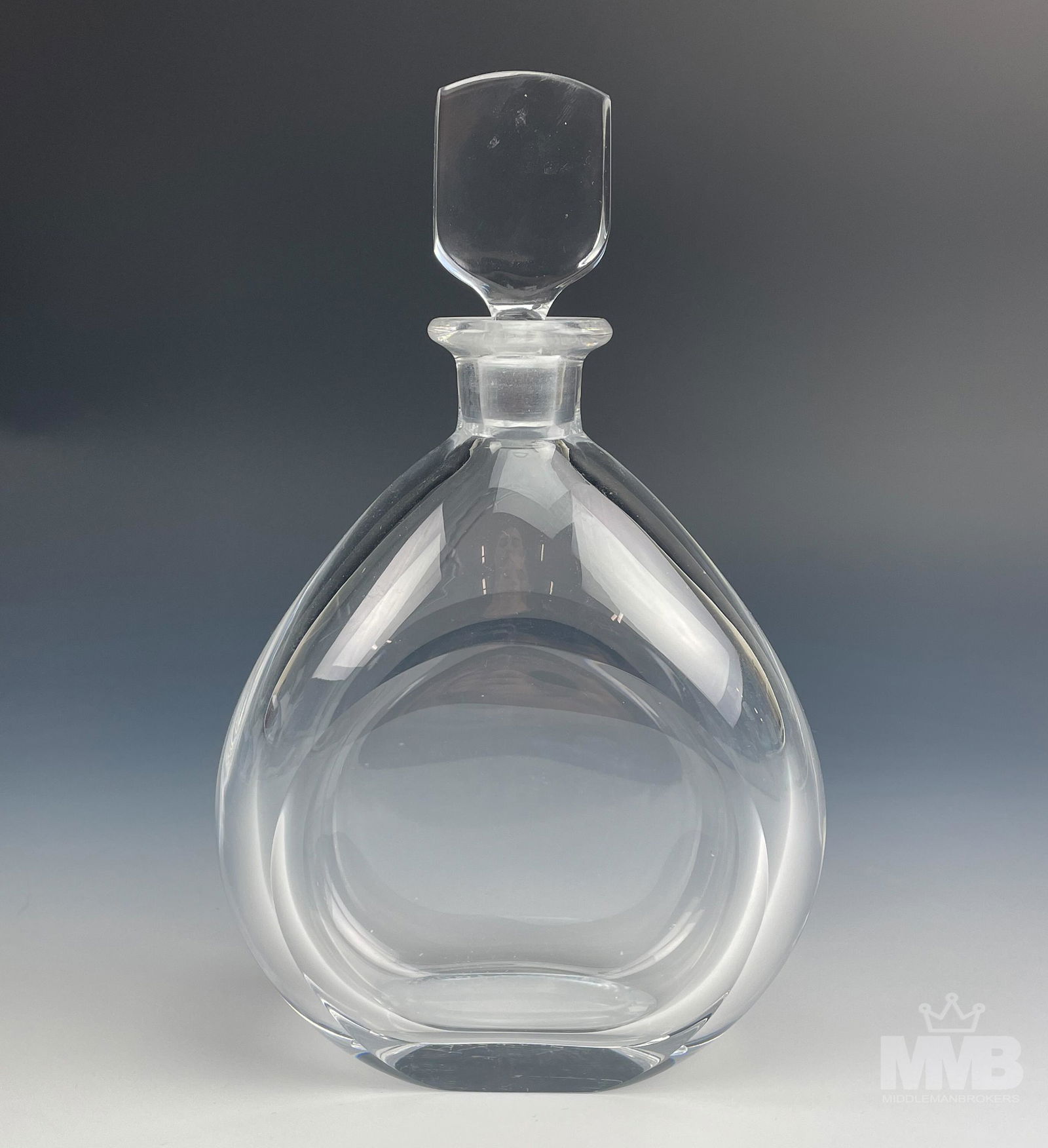 Orrefors Swedish Crystal Mid Century Wine Decanter: Solid, heavy mid century modern mouth blown Scandinavian crystal glass decanter. Designed by Swedish glass artist Nils Landberg ( 1907 - 1991 ). The design number NL 2497-11 production years were from