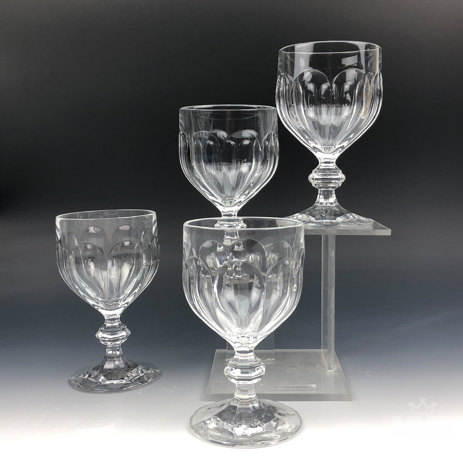 4 Villeroy Boch Crystal Bernadotte Water Goblets: Signed Set 4 Villeroy & Boch Crystal Water Drinking Glass Goblets. Modeled in the "Bernadotte" pattern that was introduced in 1999. Discontinued / retired in 2019. Design features concave elongated pa