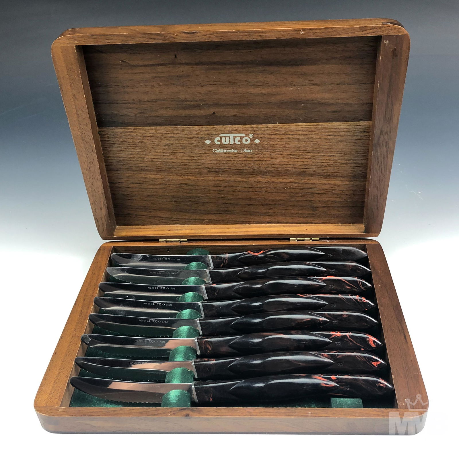 Retired Set 8 Cutco Model 1758 Steak Knives w Box (1 of 3)