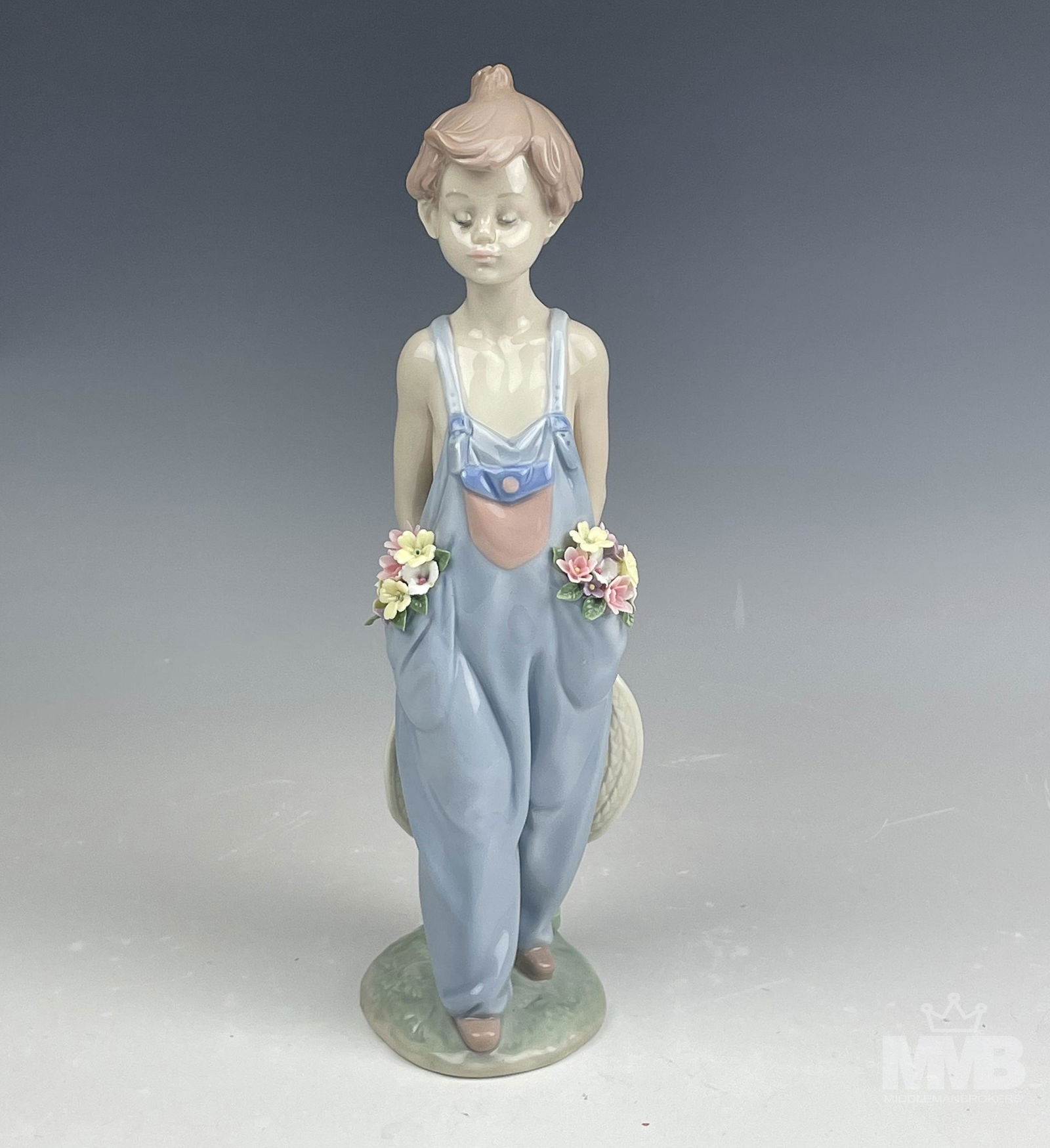 Lladro Pocket Full Wishes #7650 Porcelain Figurine (1 of 6)