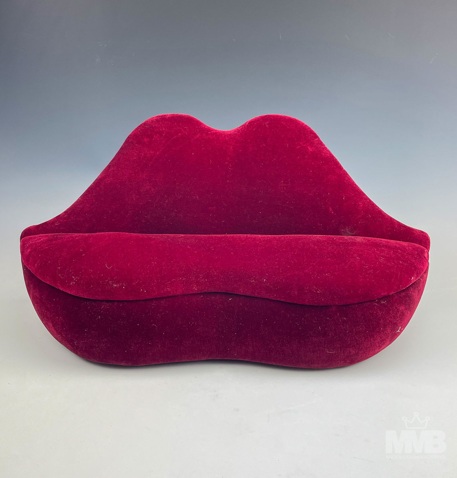 Deep Red Velvet Lips Divan Trinket Box after Dali (1 of 4)