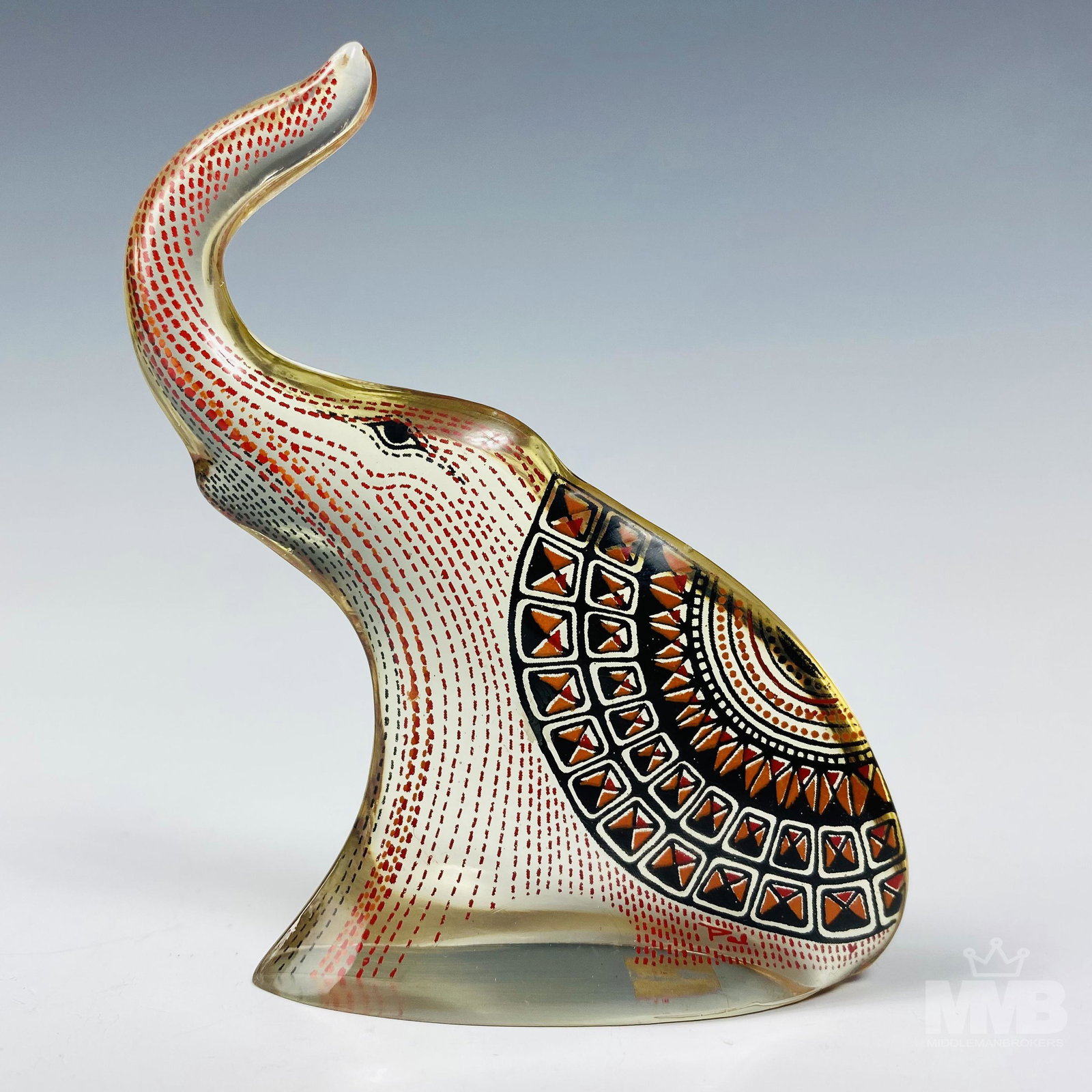 Abraham Palatnik Lucite Op Art Elephant Sculpture: Features an elephant with trunk up executed in lucite medium by Brazilian born abstract artist Abraham Palatnik ( 1928-2020 ). Inventor, designer and a giant pioneer of kinechromatic art. Good conditi