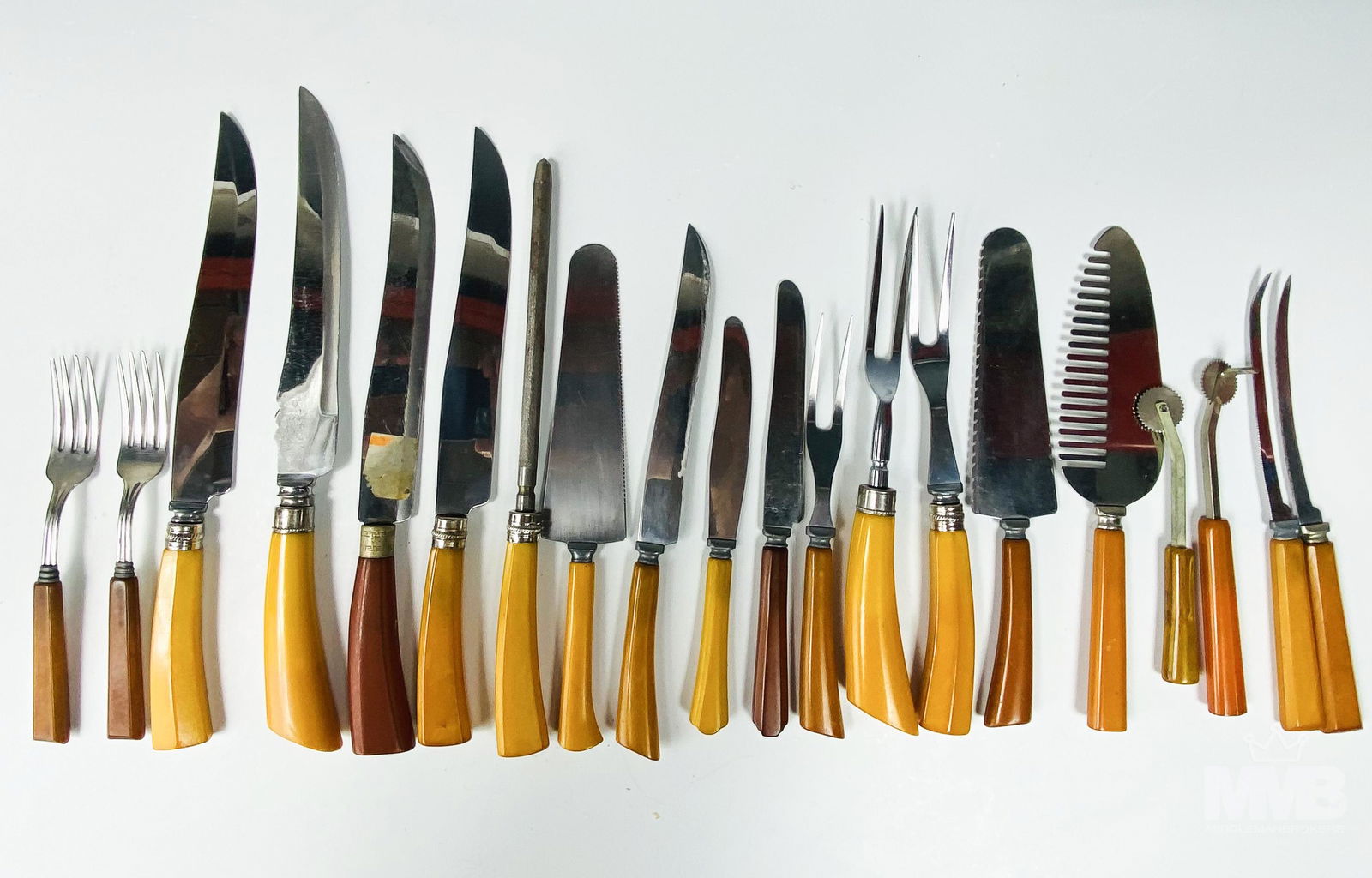 20 Assorted Bakelite Handle Fork Knife & Servers (1 of 5)