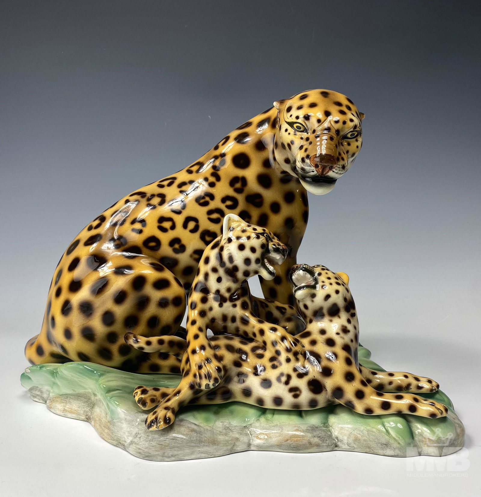Favaro Cecchetto Leopard w/ Cubs Ceramic Figurine (1 of 7)