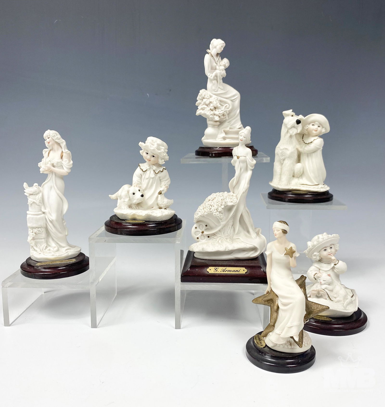 7 Giuseppi Armani Florence Porcelain Figurines (1 of 5)