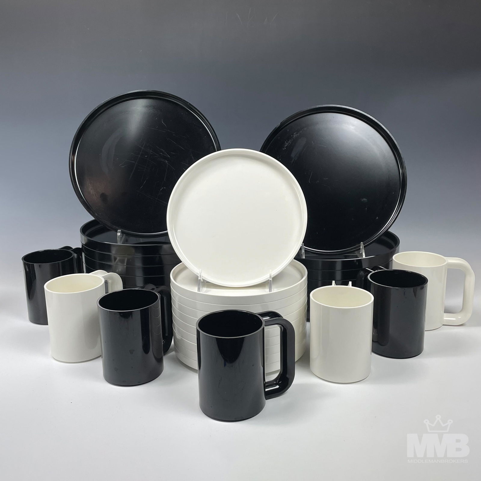 HELLER Massimo Vignelli White Black Plate Cup Set (1 of 15)