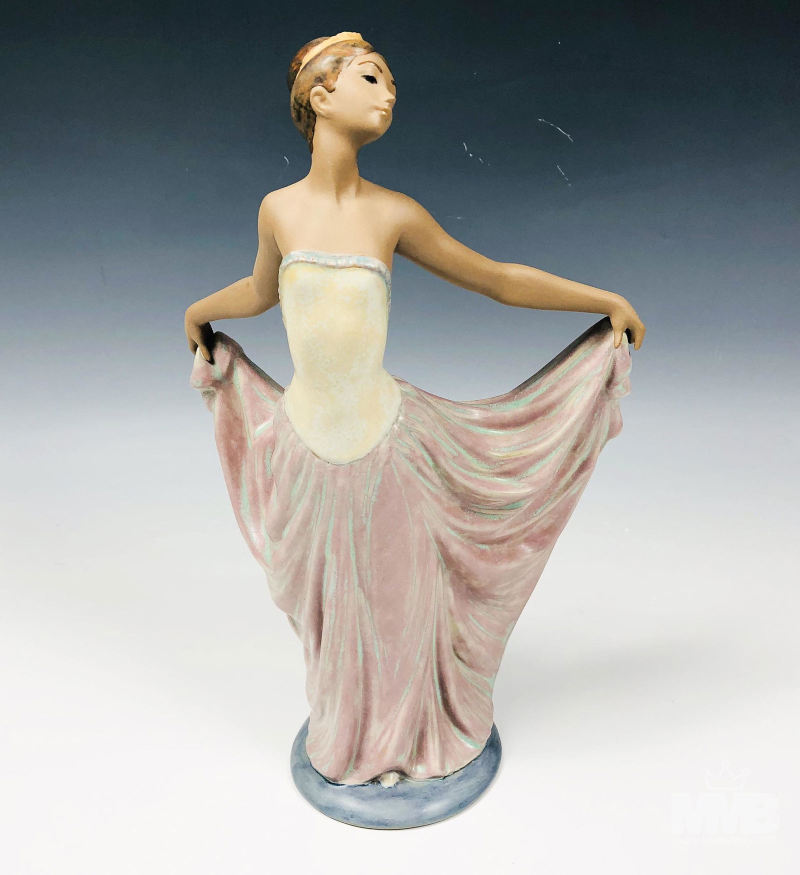Lladro Spain Lady Dancer #2267 Porcelain Figurine (1 of 5)