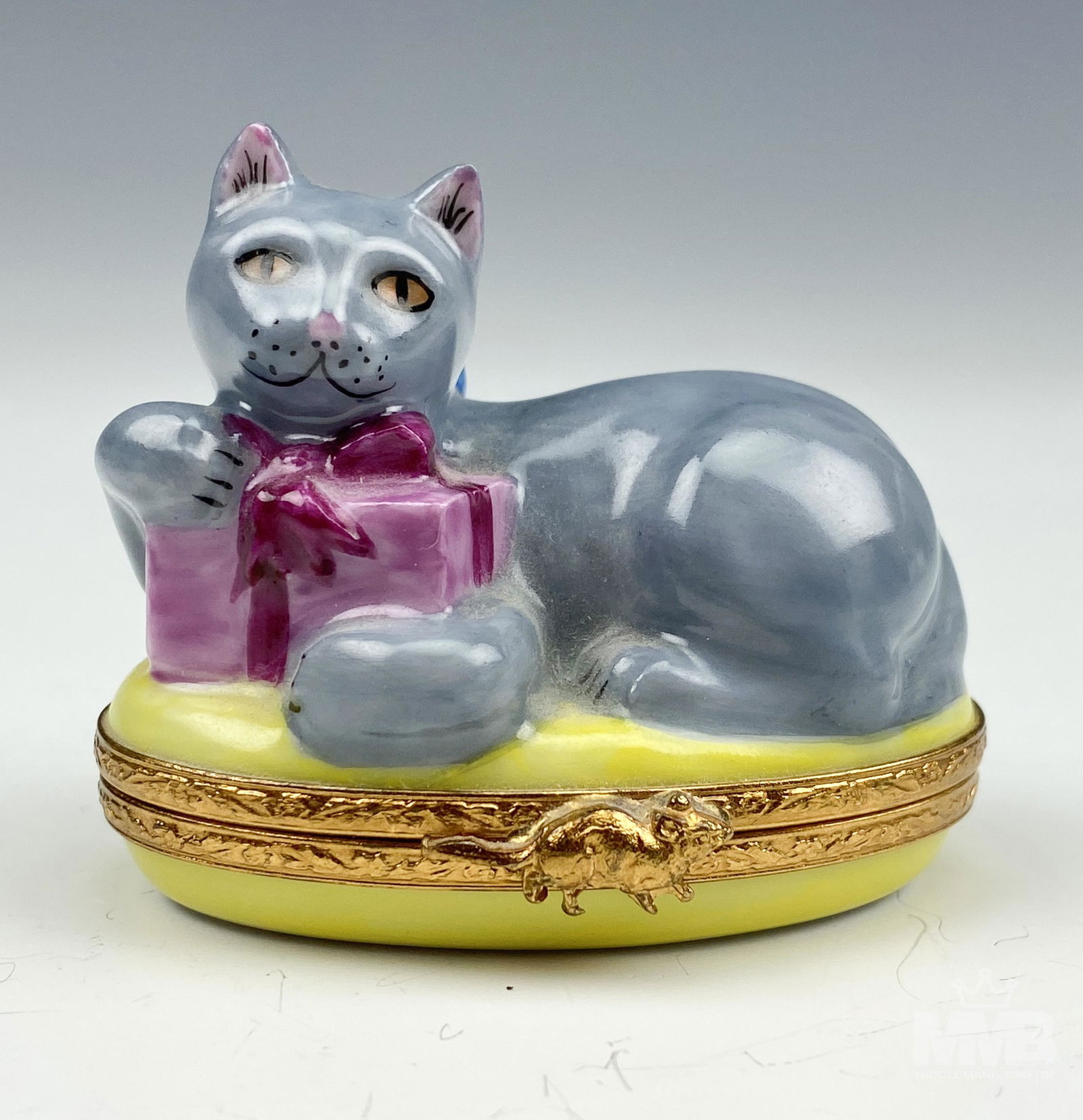 Artoria Limoges Grey Cat Porcelain Trinket Box (1 of 7)