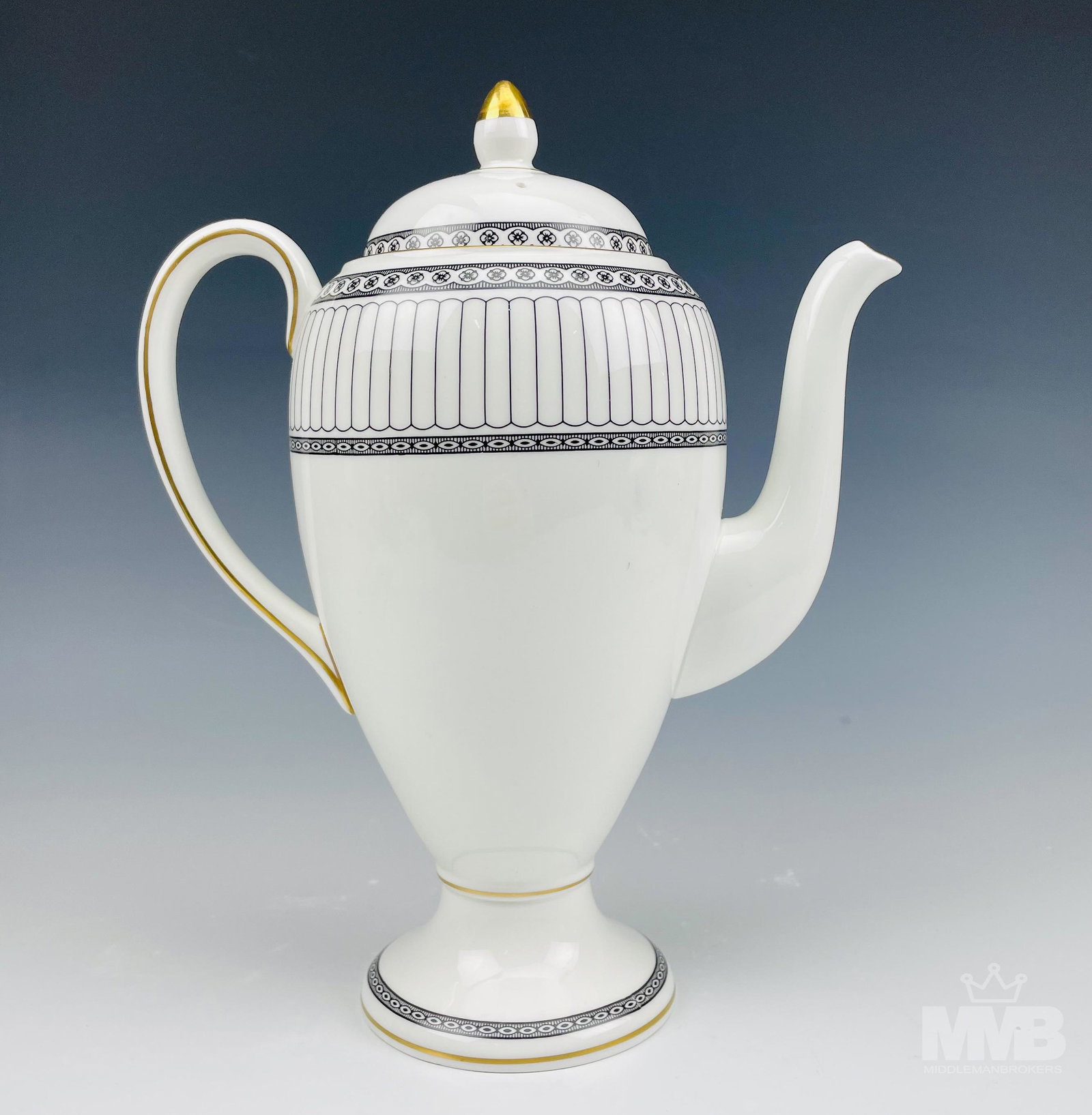 Wedgwood Black Colonnade Bone China Tea Coffee Pot: Design features black geometric lines and floral rosette forms around the rims, the borders with a rich gold trim lining. Production years : 1960 - 2004. Glazed finish . Signed with the black urn hall