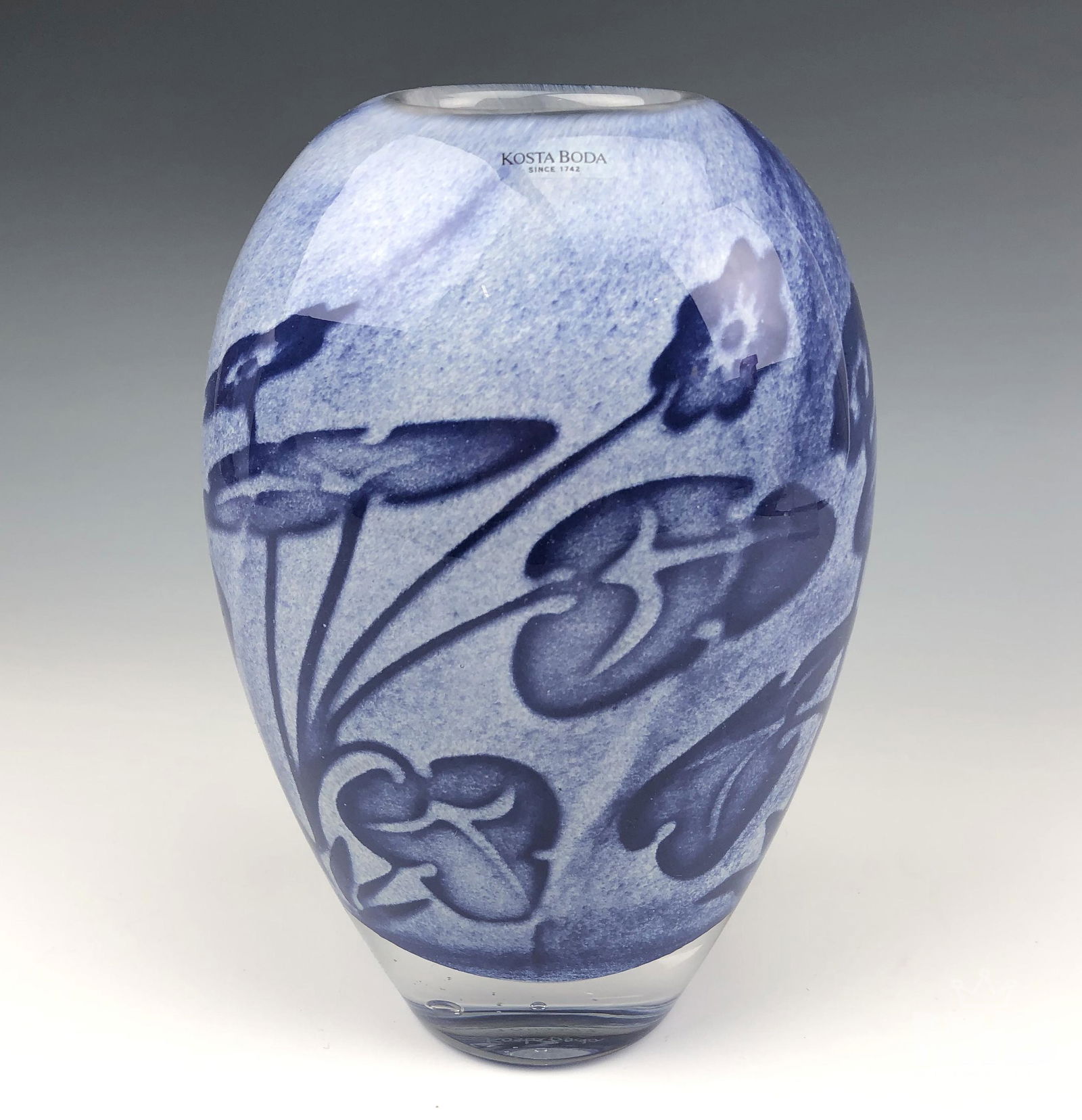 Kosta Boda signed Olle Brozen Cased Art Glass Vase (1 of 3)