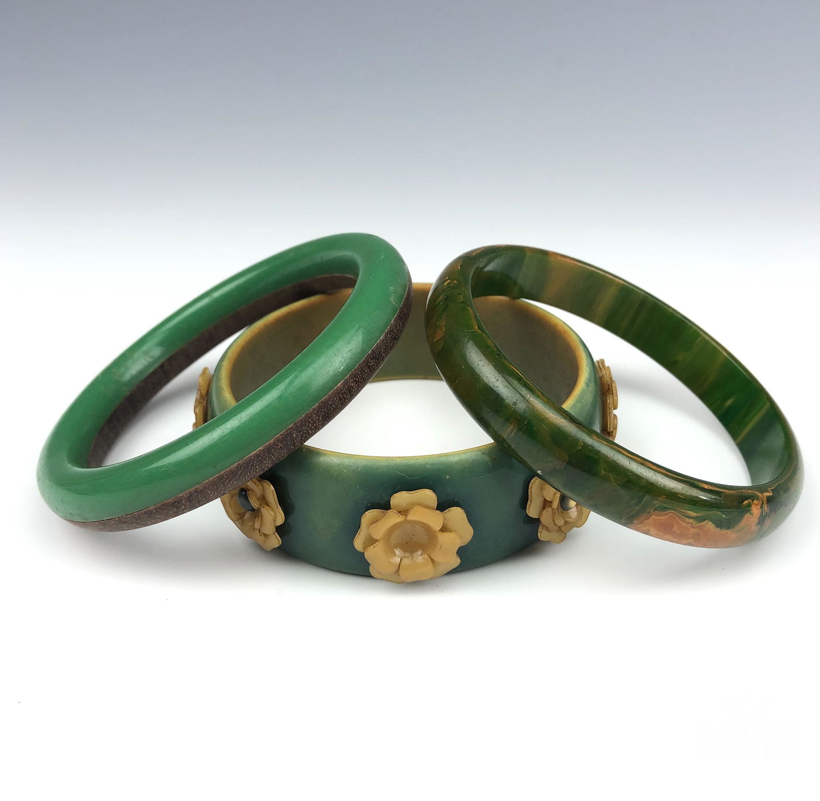 3 Bakelite Green Yellow Art Deco Bangle Bracelets (1 of 7)