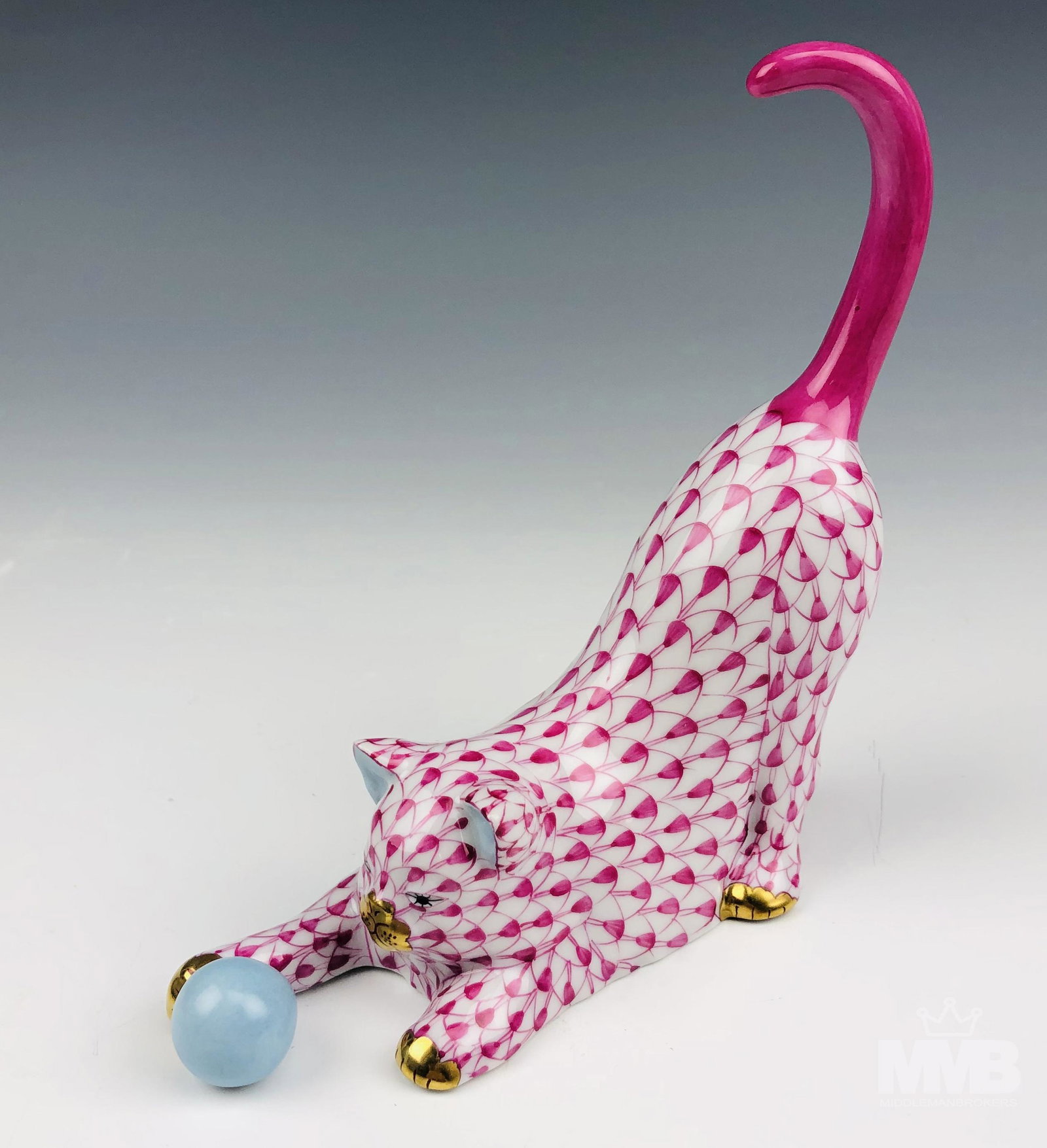Herend Raspberry Pink Fishnet Kitten Ball Figurine (1 of 4)