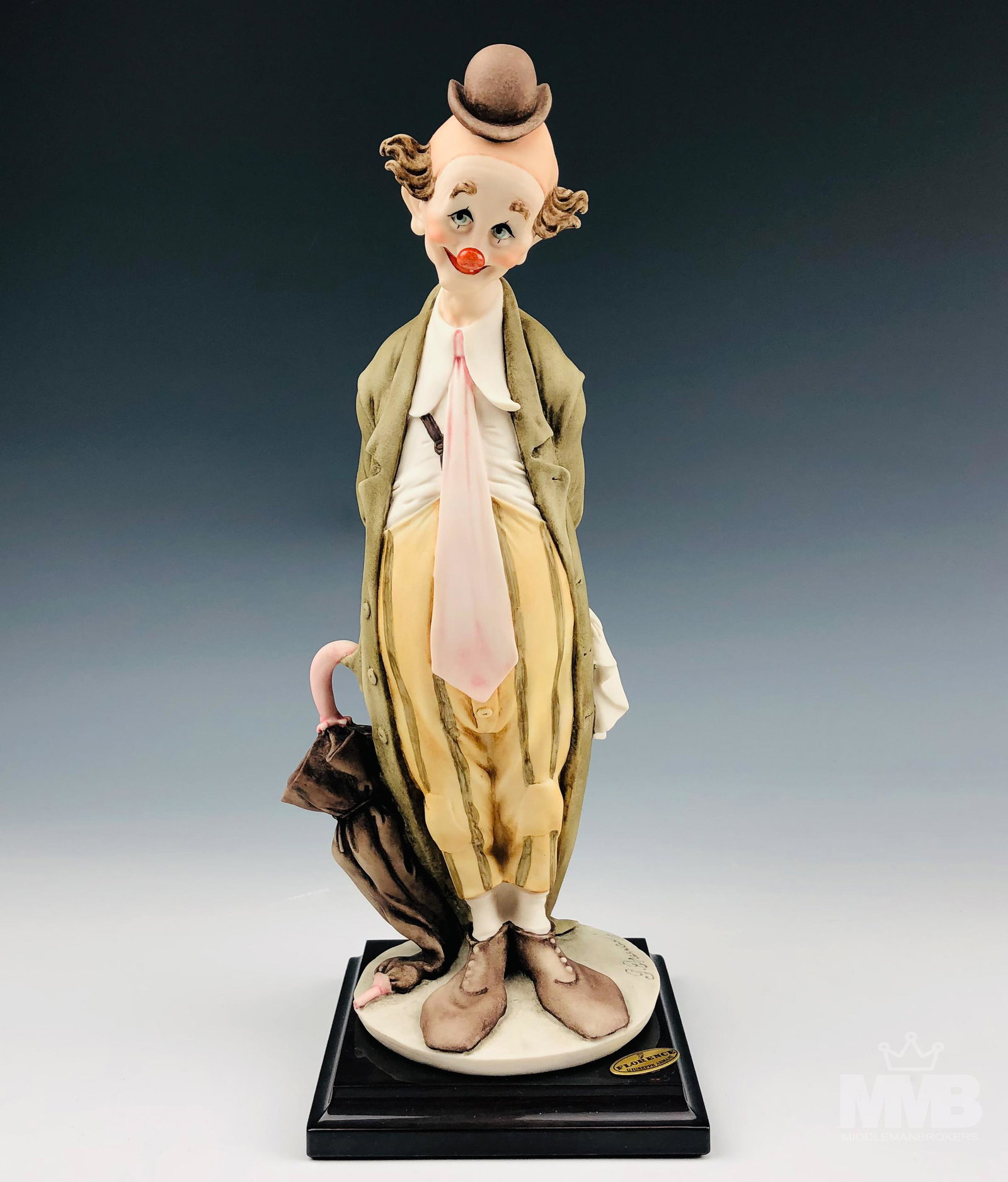 Giuseppe Armani The Tender Clown #0217C Figurine: Giuseppe Armani (Italian, 1935 - 2006 )~ celebrated and internationally recognized Sculptor and Artist. Figurine titled "The Tender Clown" and is model number 0217C. Signed on the base with incised G.