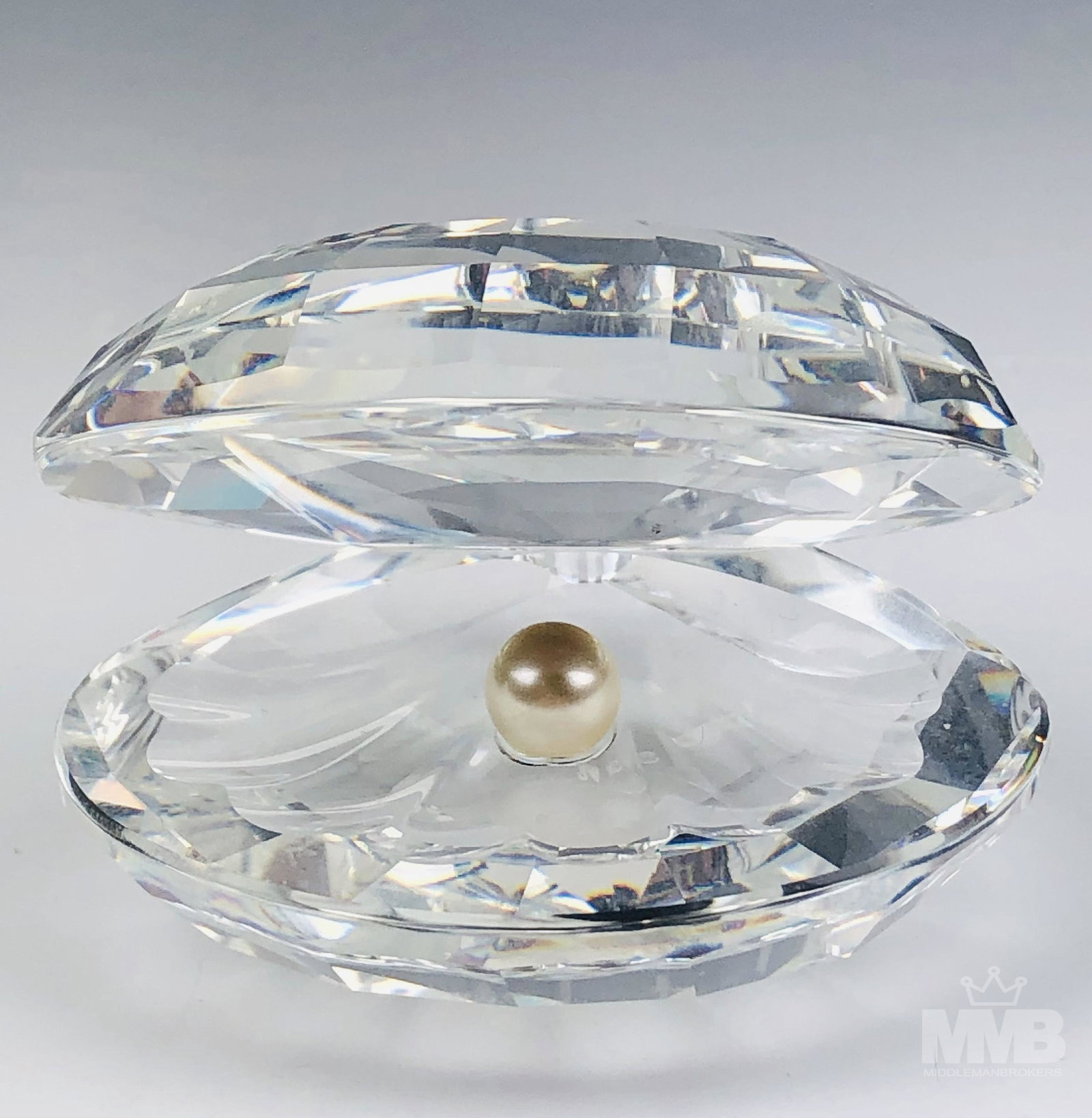 Swarovski Austrian Crystal Shell w/ Pearl Figurine (1 of 4)