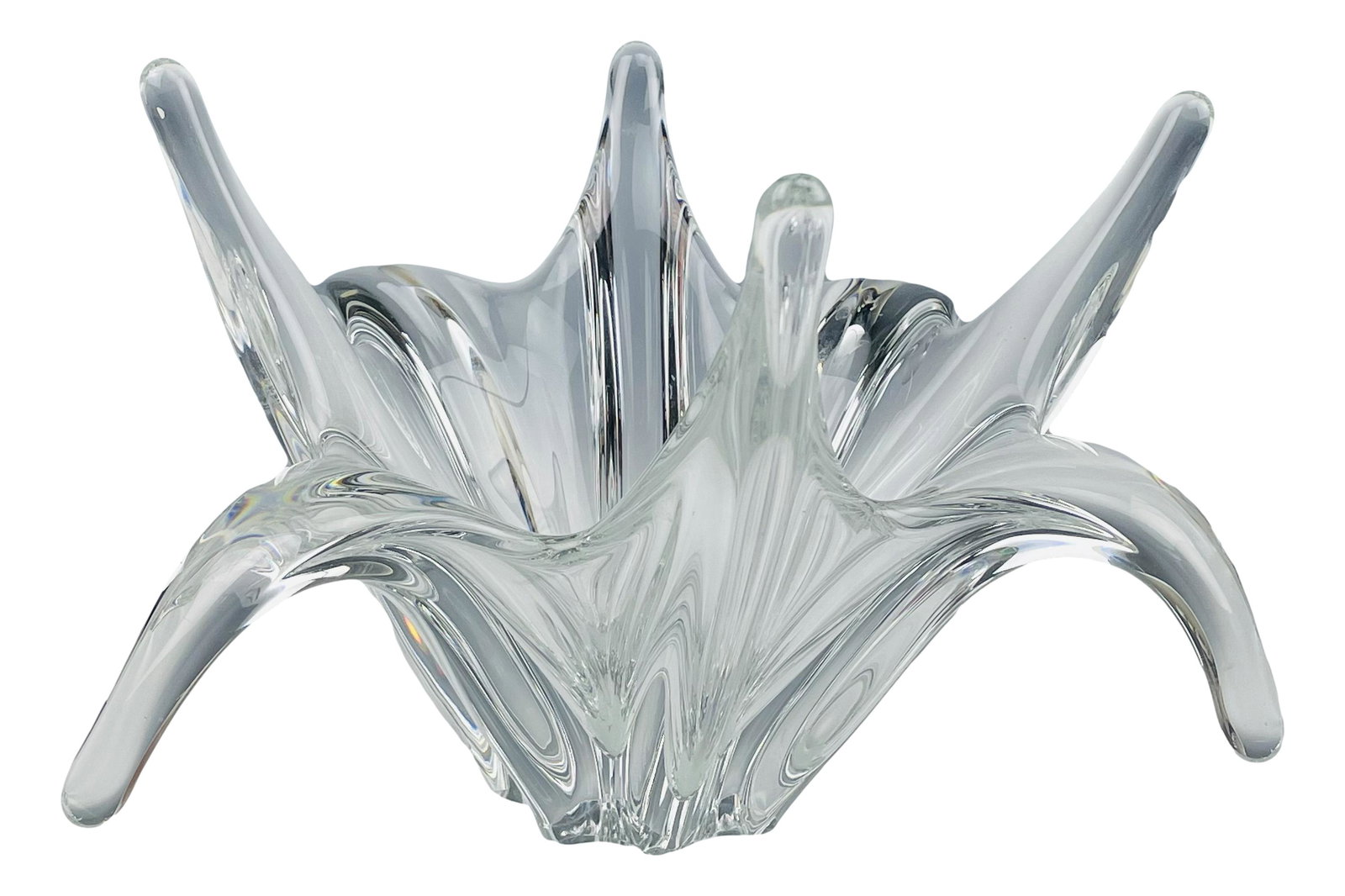 Baccarat Crystal Freeform Glass Centerpiece Bowl: Sparkling French crystal freeform nature inspired clear art glass centerpiece display bowl. Distinctive flower shaped form with upward and sloped petal shaped forms nicely alternating around. Smooth p
