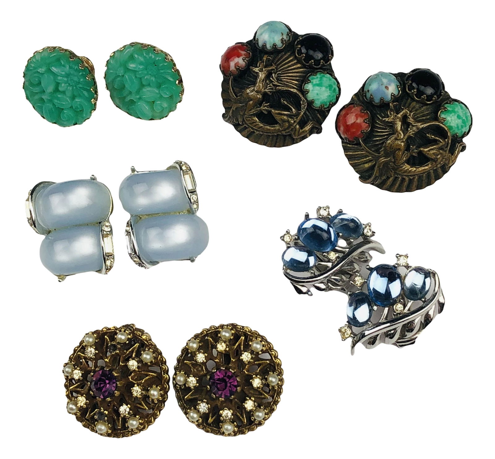 Kramer Crown Trifari Art Clip Earrings ESTATE LOT: Designer costume jewelry signed clip on earrings lot. Names include Crown Trifari, Kramer, Accessocraft and Art. The confetti eagle earrings are being being attributed to Florenza ?. Measure from 3/4"