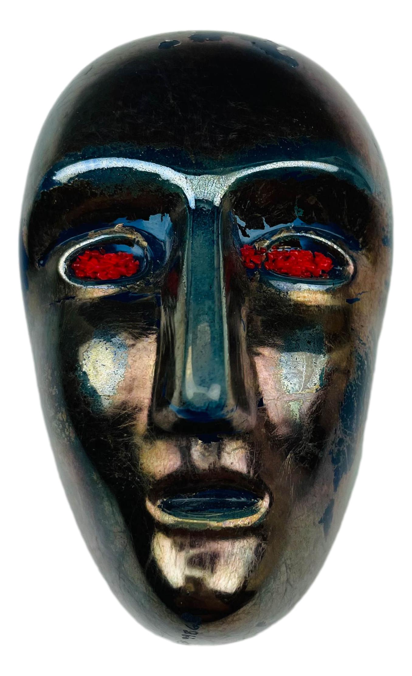 Bertil Vallien (1938-) Kosta Boda Head Sculpture: Bertil Vallien ( Swedish, 1938 - ) internationally celebrated glass artist and designer in Sweden. Is one of Kosta Boda's most influential designer. Subject matter features a blue glass lay down head 