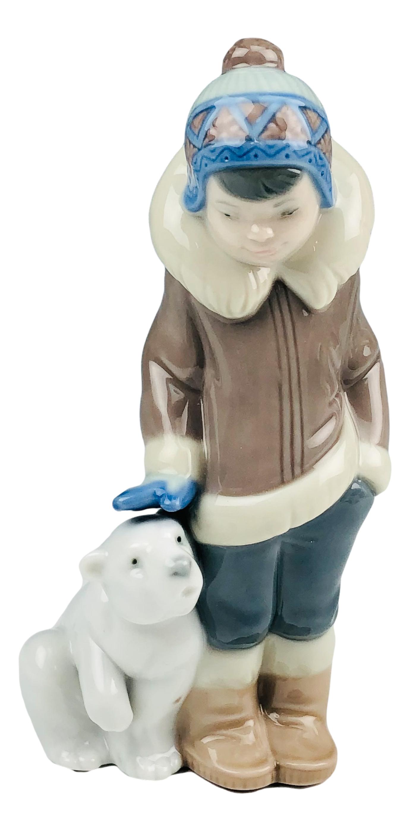 Lladro Eskimo Boy w/ Pet #5283 Porcelain Figurine (1 of 4)