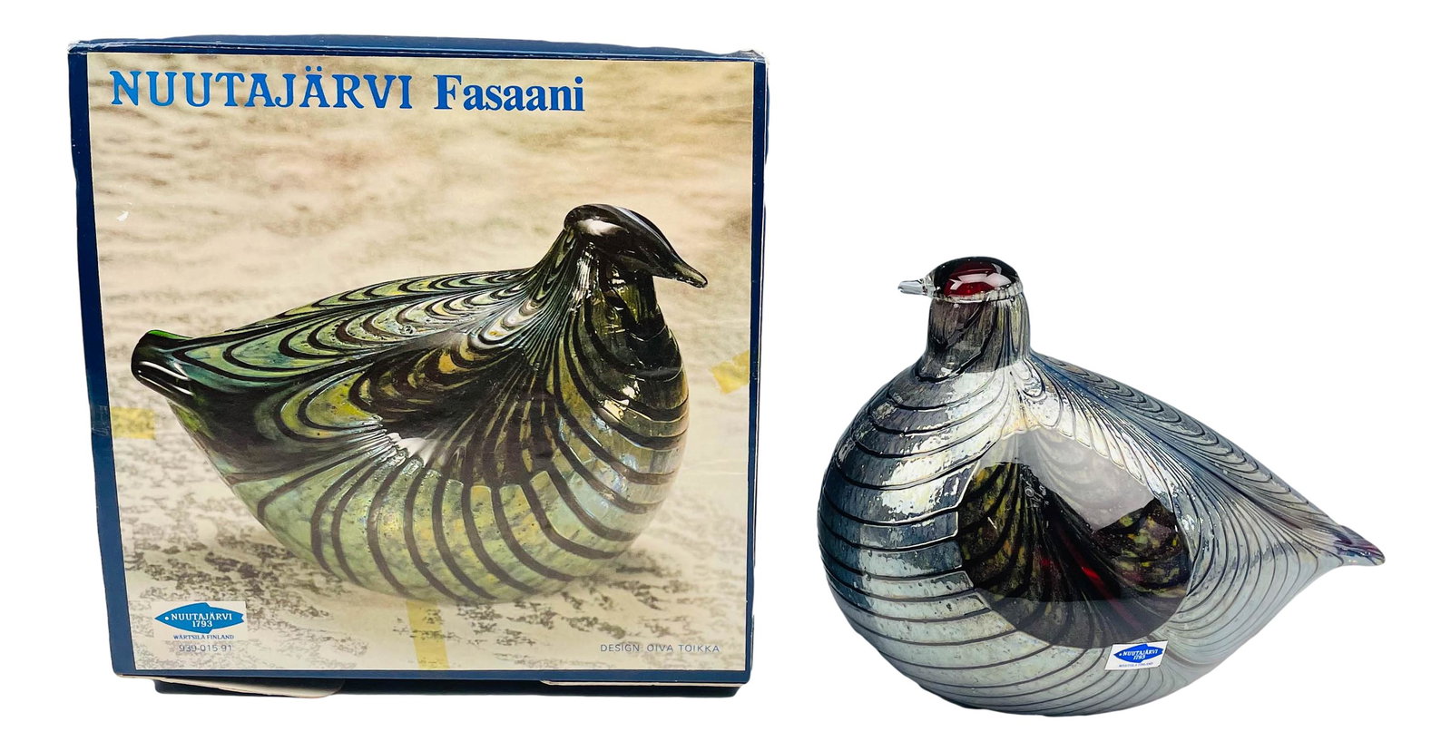 Oiva Toikka Nuutajarvi Finland Glass Bird Figurine: Oiva Toikka ( Finnish, 1931 - 2019 ) ~ celebrated and renowned Finnish glass designer best known for his designs for the Iittala "Birds of Toikka: series. From 1972 until his death in 2019, Toikka cre