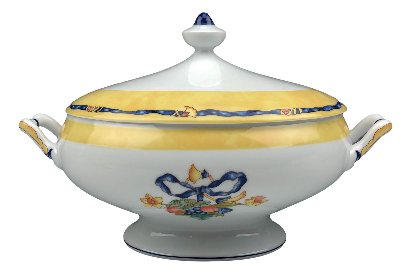 Bernardaud Limoges France Borghese Tureen & Lid: Bernardaud Limoges France Borghese tureen and lid. Features: Tureen lip and handles decorated with yellow and body decorated with multicolor fruit and flower bouquet. Lid decorated with yellow lip and