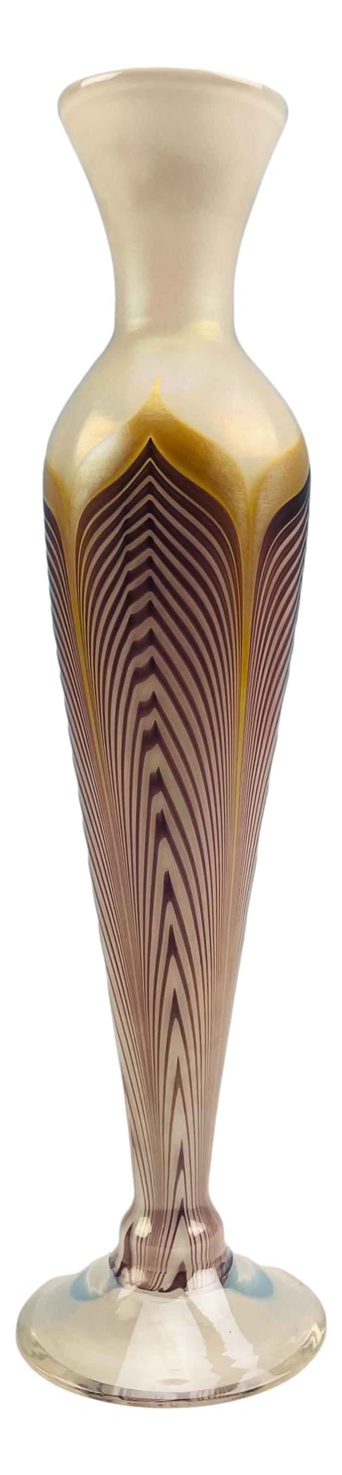 Stuart Abelman iridescent Feathered Glass Vase (1 of 5)