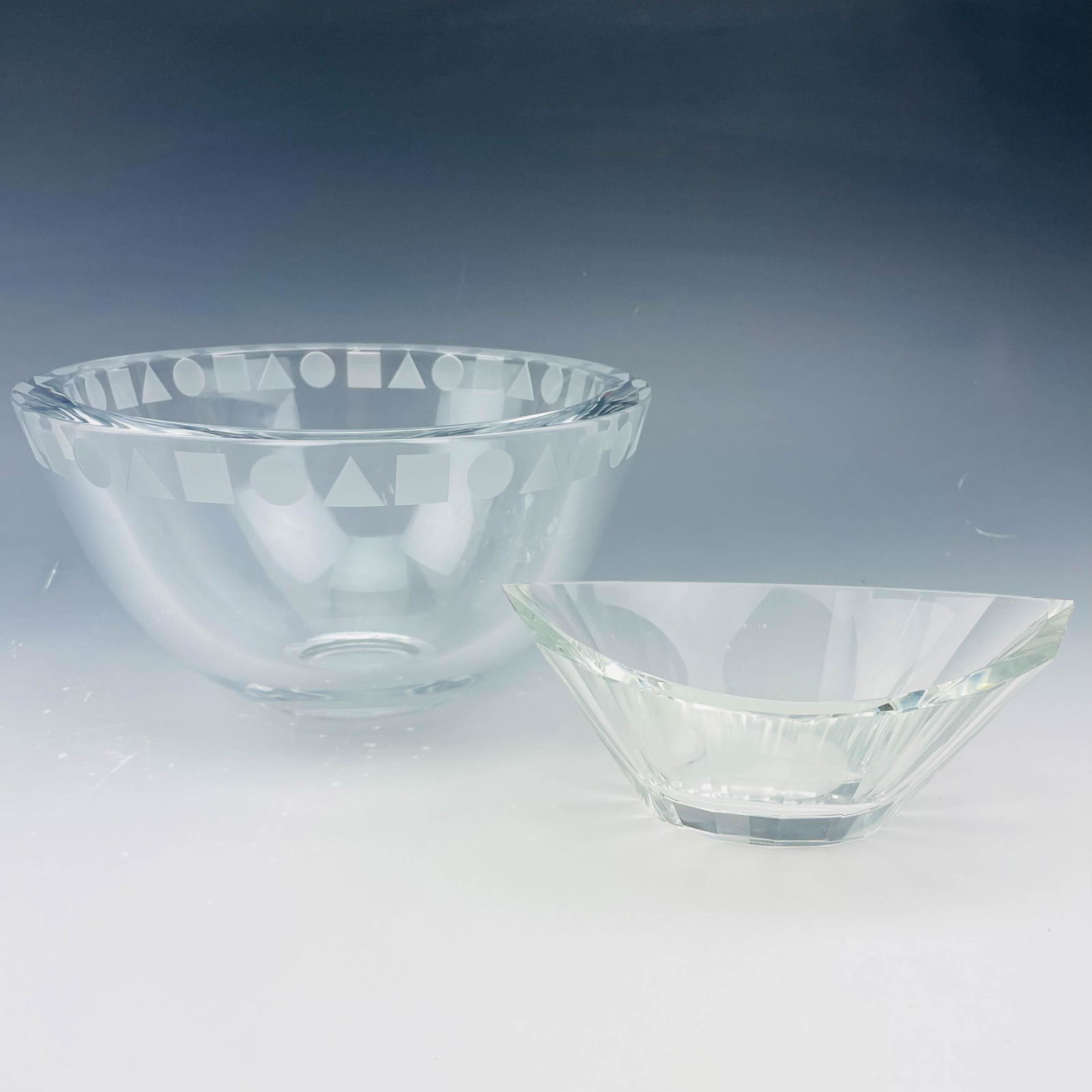 Ward Bennett Sasaki & Desna Crystal Bowl 2pc LOT: Ward Bennett Sasaki and Desna crystal bowl two piece lot. Features (1) Sasaki crystal bowl by Ward Bennett with frosted geometrical shapes by the rim. Made in Japan. (1) Desna Czech multifaceted cryst
