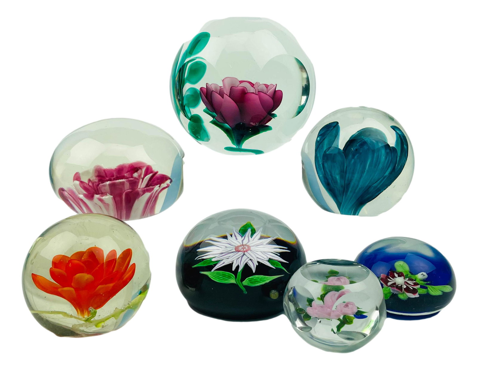 Paperweight Art Glass Estate Collection 7 pc LOT: Includes ~ 1 x Baccarat. 1 x red flower green leaf with the letter F in the cane. 5 x varying sized weights with single flower encased within. Measure from 1 1/4" - 3 1/2". Signed as stated above, The