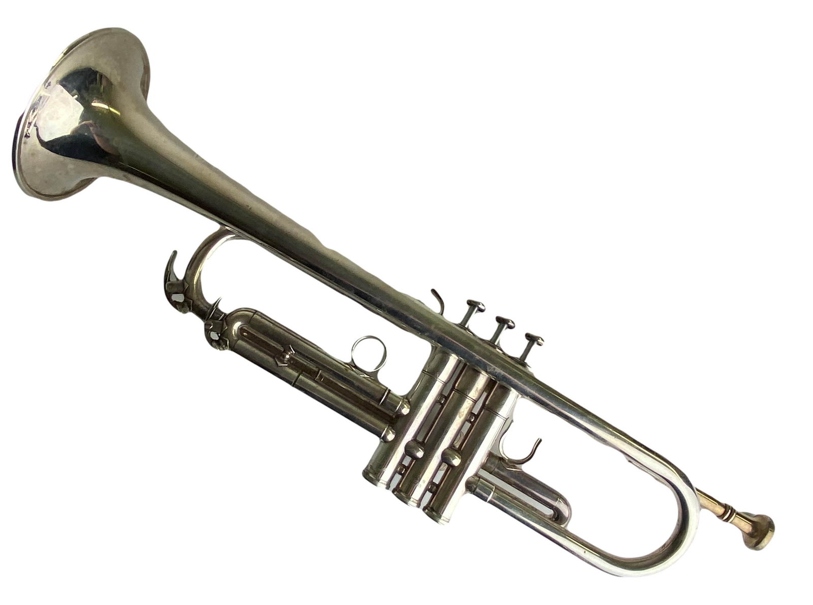 Yamaha Custom Z Silver Plated YTR-8310ZS Trumpet: A Yamaha Custom Z model YTR-8310ZS trumpet Inspired by the instruments of legendary jazz trumpeter Bobby Shew (born 1941). Silver Plated finish. Features handmade brass bell with tapering thickness fo