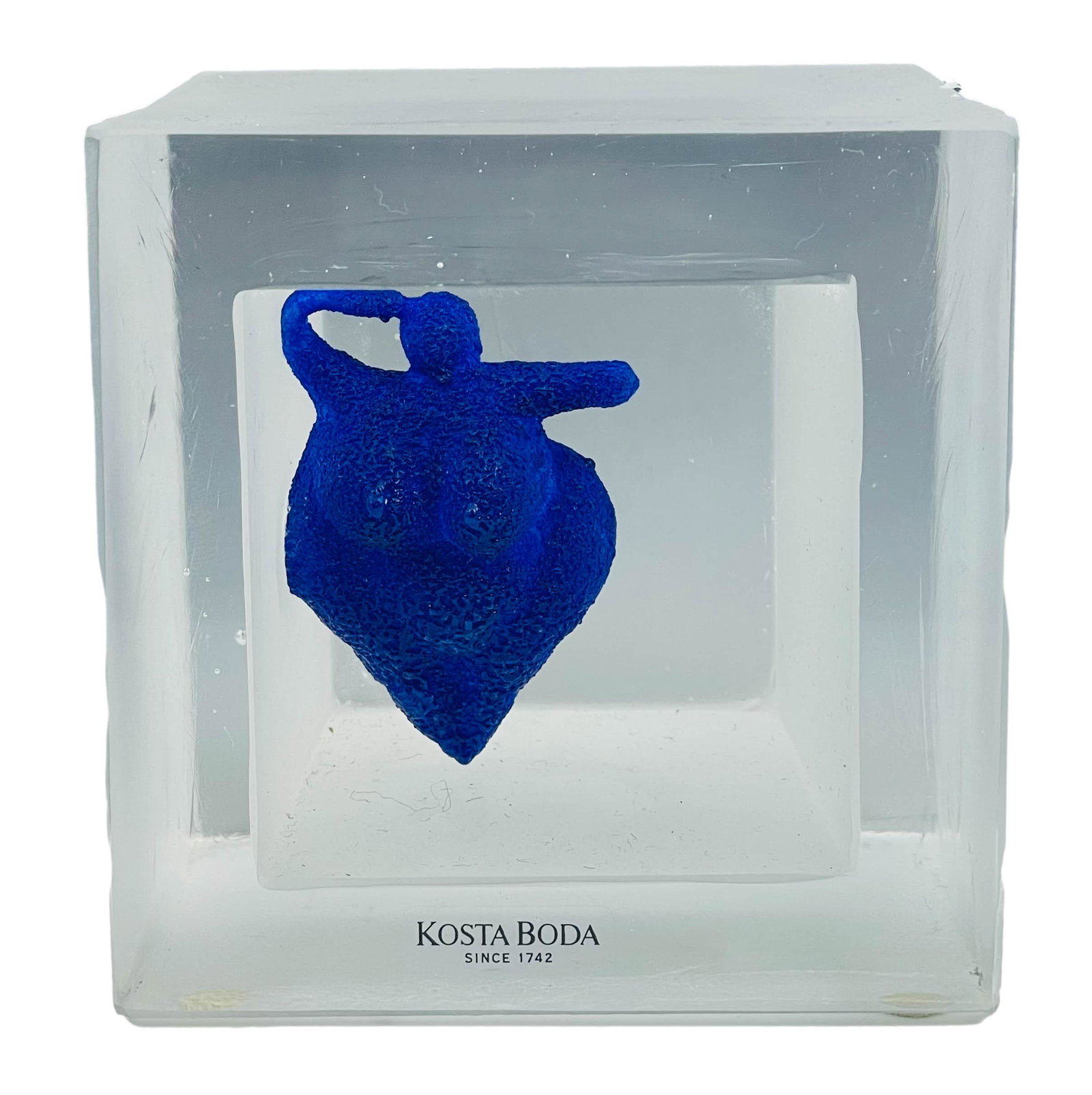 Kosta Boda Kjell Engman Snapshots Glass Sculpture: Kjell Engman ( Swedish, 1946 ). Designed the "Snapshots" series for Kosta Boda in 2000. Discontinued in 2006. Consists of glass sculptures with colorful tones and joyous expressions. This sandblasted 