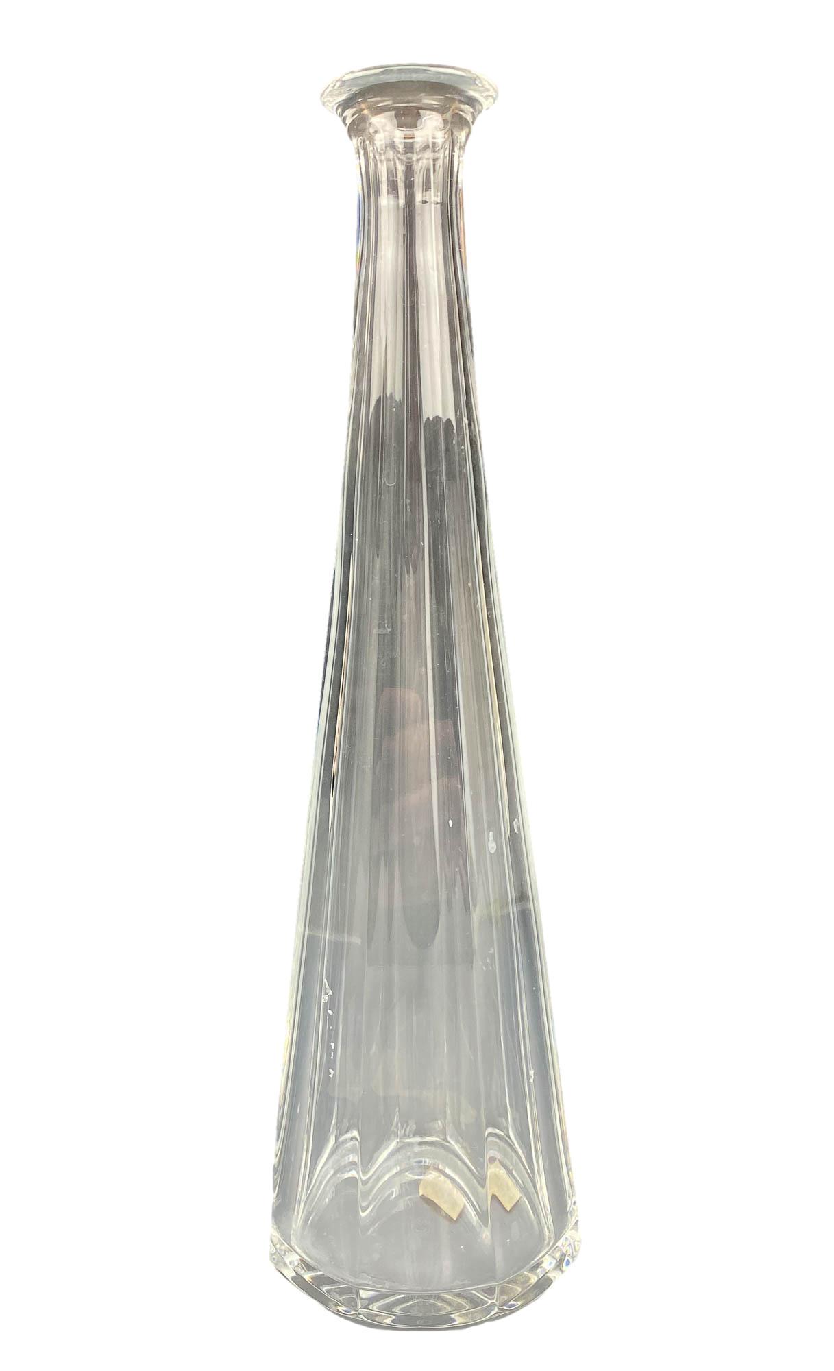 Baccarat French Crystal Barware Liquor Decanter: 20th century French clear crystal art glass bar barware liquor wine decanter. The tapered pyramid shaped body with an octagonal form. Smooth polished base. Signed ~ stamped with the Baccarat France ac