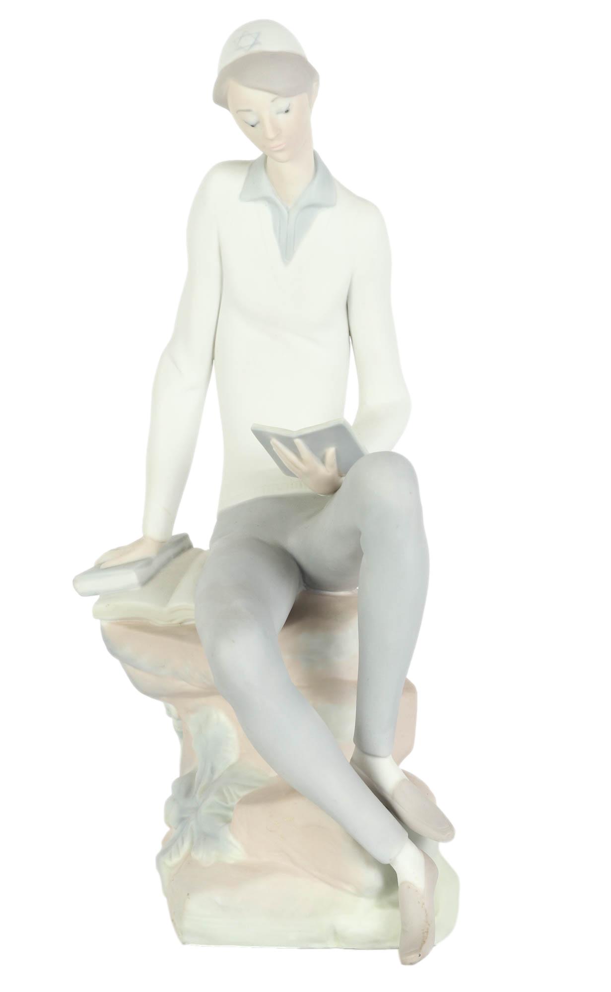 Lladro Hebrew Student # 4684 Porcelain Figurine (1 of 5)