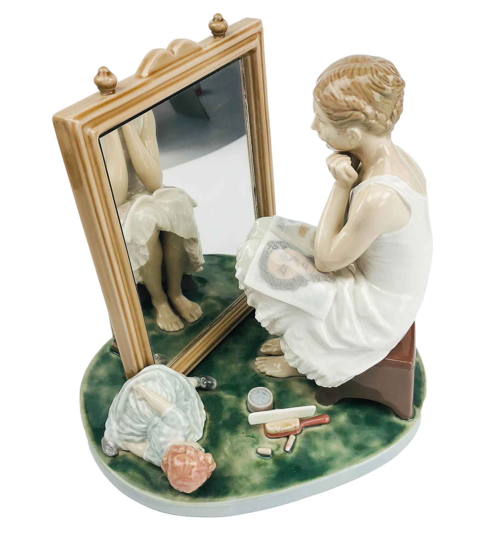 Lladro Spain Daydreamer #1411 Porcelain Figurine (1 of 3)