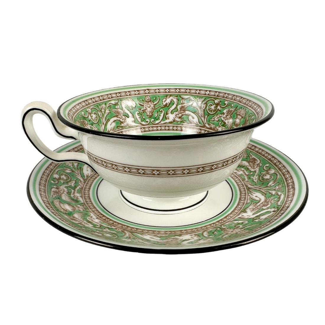 Wedgwood Florentine Green Tea Cup & Saucer 8pc LOT: Estate lot of a total of 16 Wedgwood England English bone china cups and saucers. Includes 8 x tea cups with 8 matching saucers. Modeled in their Florentine Green pattern. Status : Retired / discontin