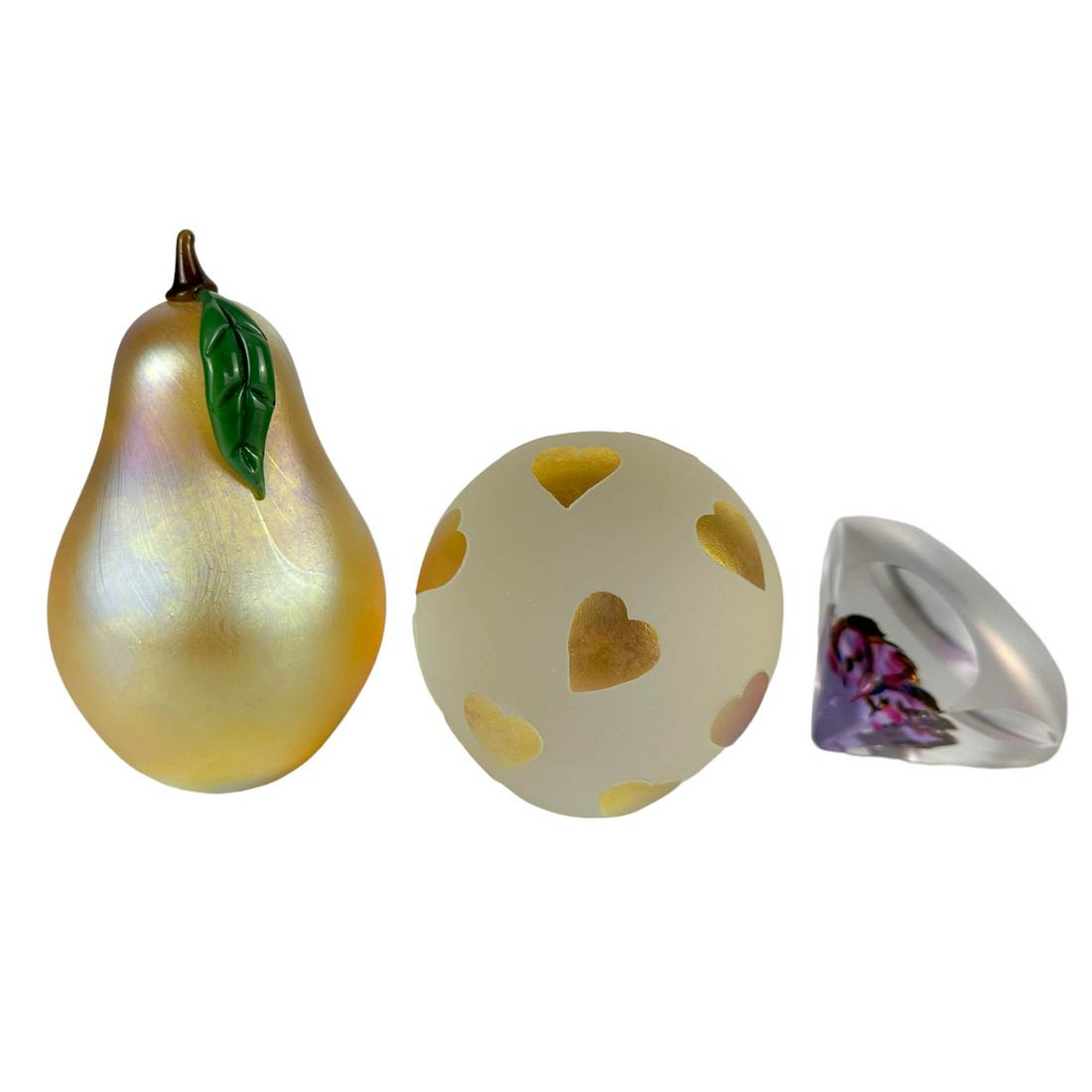 Orient Flume Correia Maytum Glass Paperweight LOT: Estate collection lot of a total of 3 studio artisan hand blown 20th century library table desk paperweights. Names include 1 x Orient & Flume, 1 x Correia and 1 x Maytum Studios. Designs include gold
