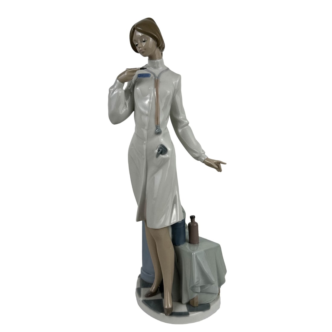 Lladro Female Physician #5197 Lady Doctor Figurine (1 of 7)
