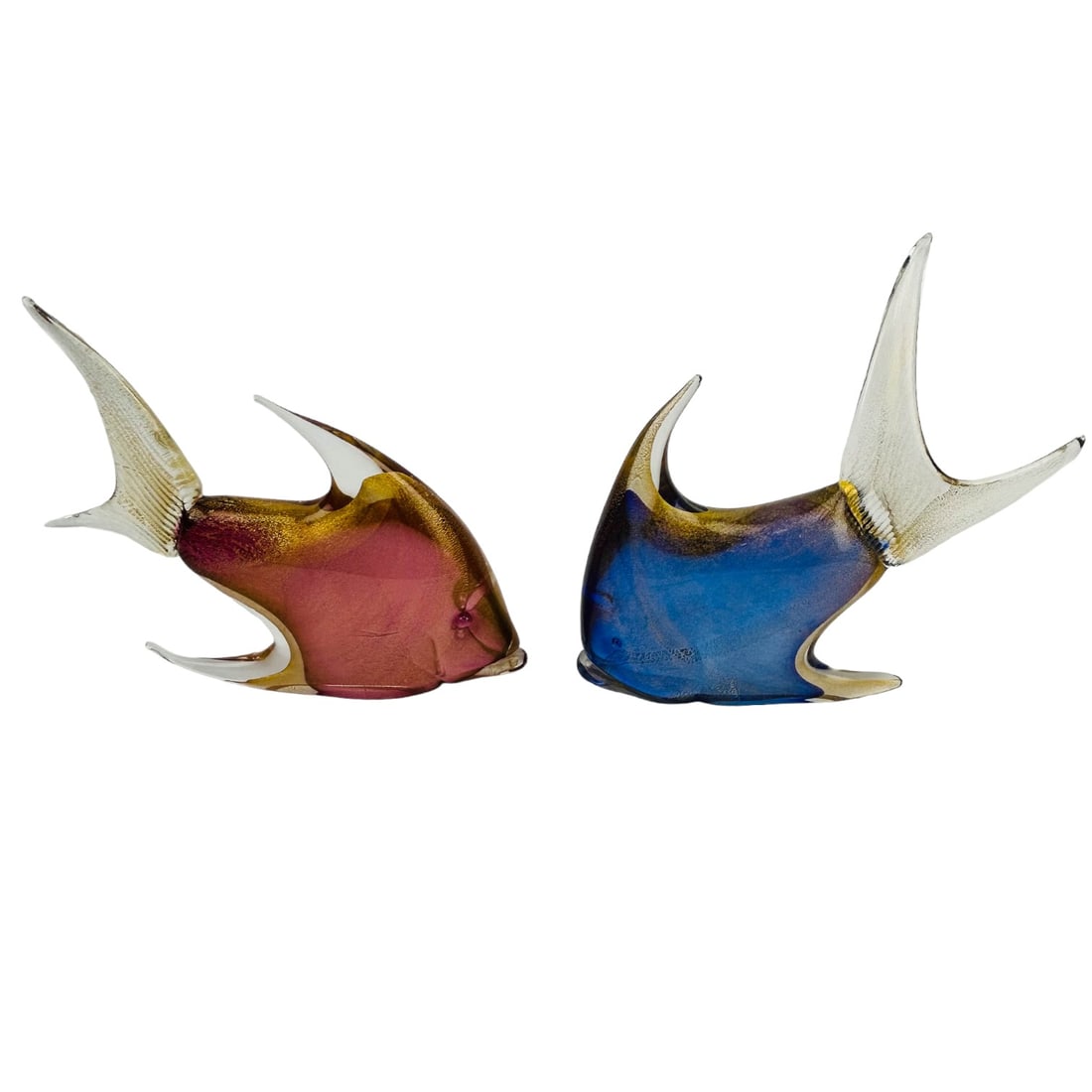 Oggetti Murano Cased Gold Dust Fish Sculpture LOT: 20th century Italy Italian studio hand blown art glass fish sculptures. Each features exotic tropical reef angelfish with one having a pink cased body with scattered gold dust and applied eyes and tai