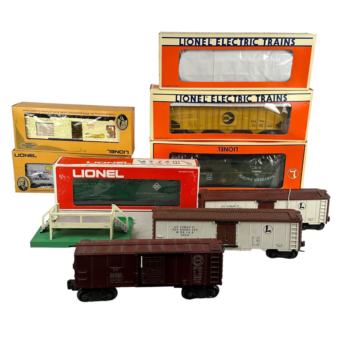 Lionel Grain Hopper O Reeffer Box Car Gondola LOT (1 of 4)