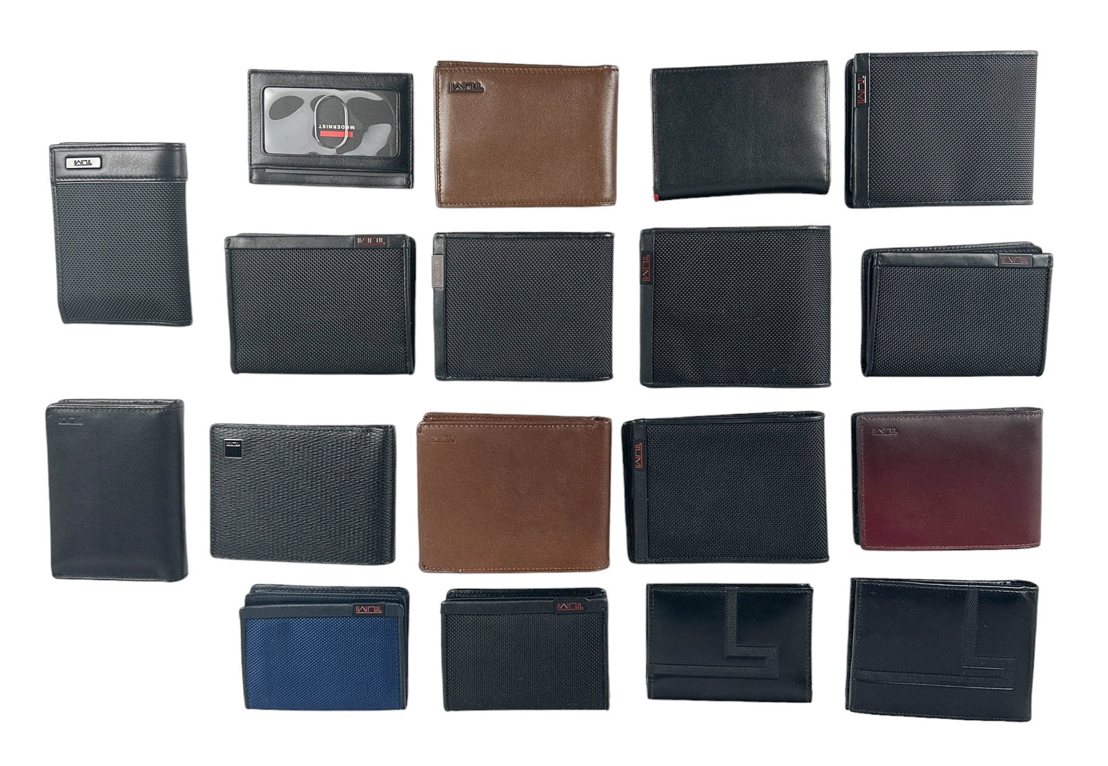 Tumi Leather & Nylon Mens Wallet 18pc ESTATE LOT: Includes a total of 18 Tumi credit card, bills, ID wallets. Of which there are 7 leather wallets, the remainder are nylon. Colors include red, brown and black. Measure from 4 1/8" - 5" in length. Sign