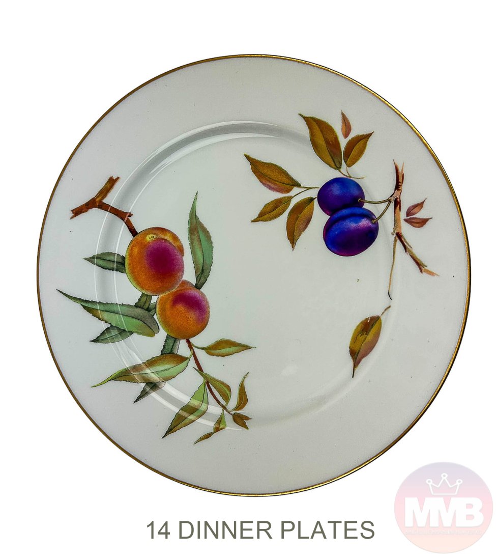 Royal Worcester Evesham 1961 Dinner Plates 14p Set (1 of 5)