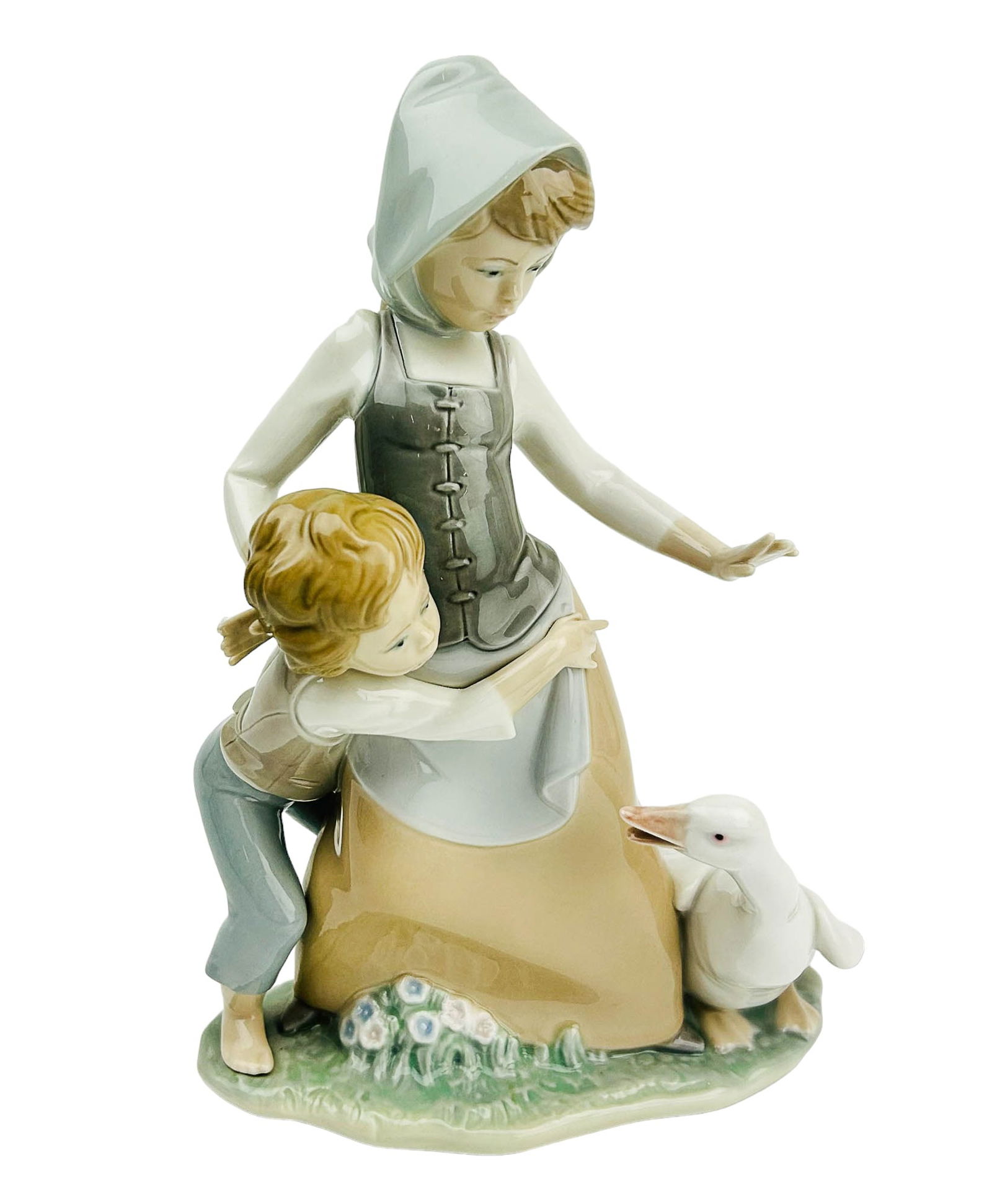 Lladro Avoiding the Goose #5033 Porcelain Figurine (1 of 4)