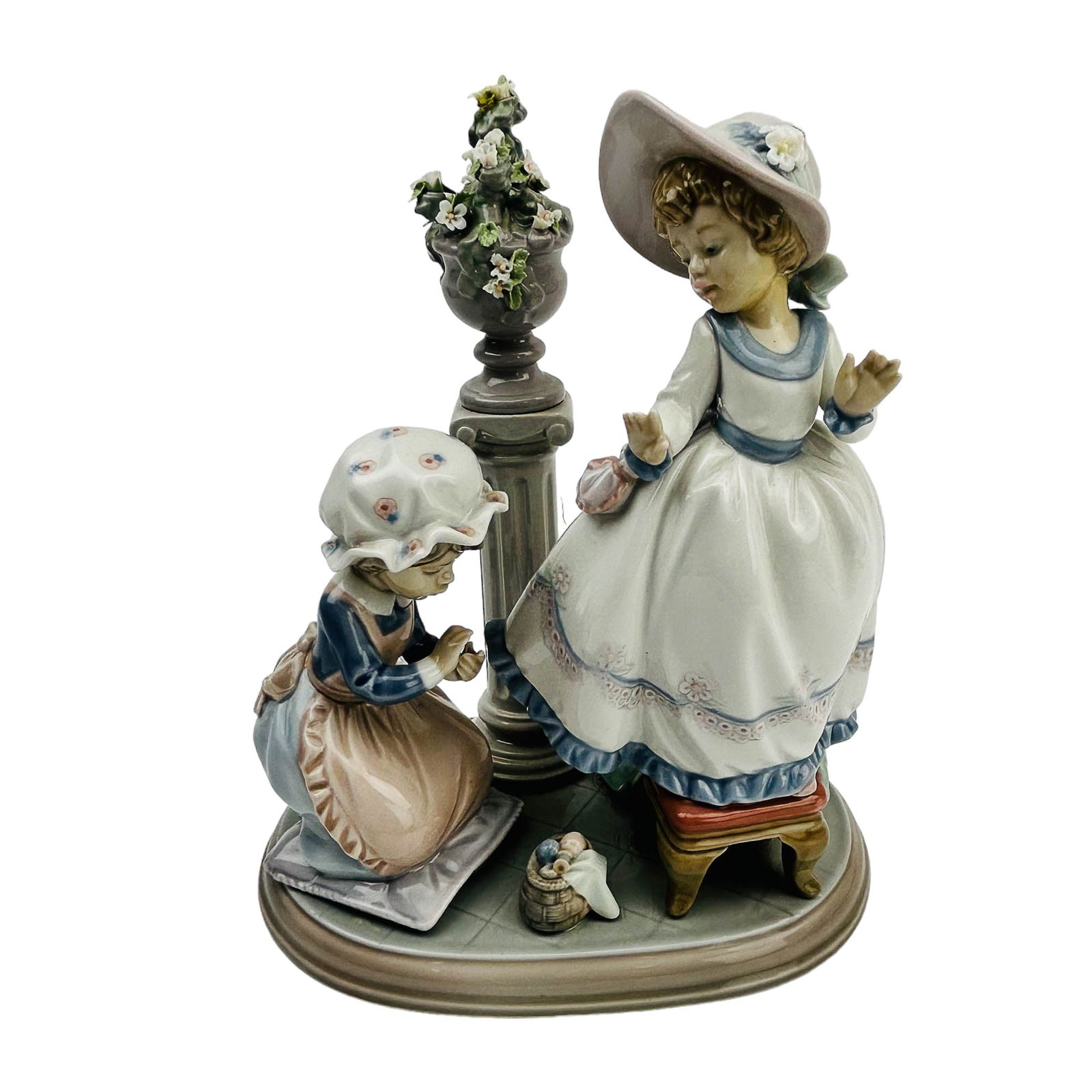 Lladro A Stitch in Time # 5344 Porcelain Figurine (1 of 6)