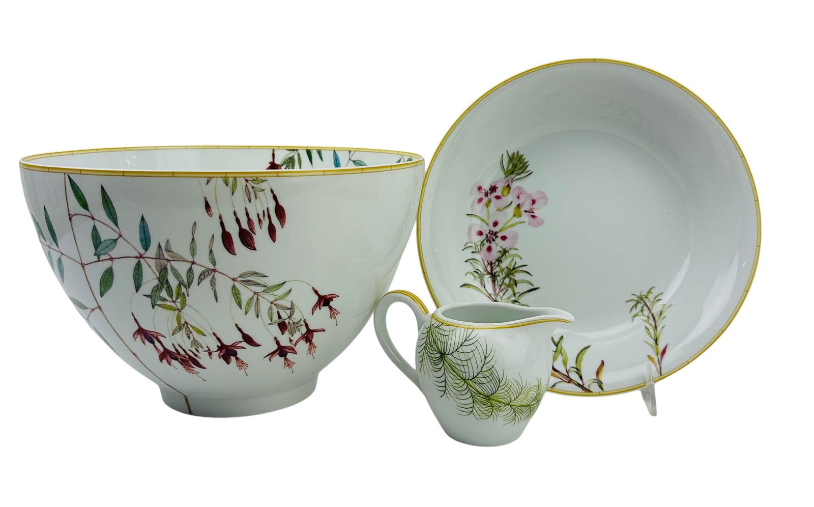 Bernardaud Porcelain Jardin Indien Bowl Creamer 9p: Manufacturer : Bernardaud. Country of origin : France. Pattern : Jardin Indien. Circa : 2012. Total of nine (9) articles. Features a precisely detailed floral and vegetal illustration design adapted f