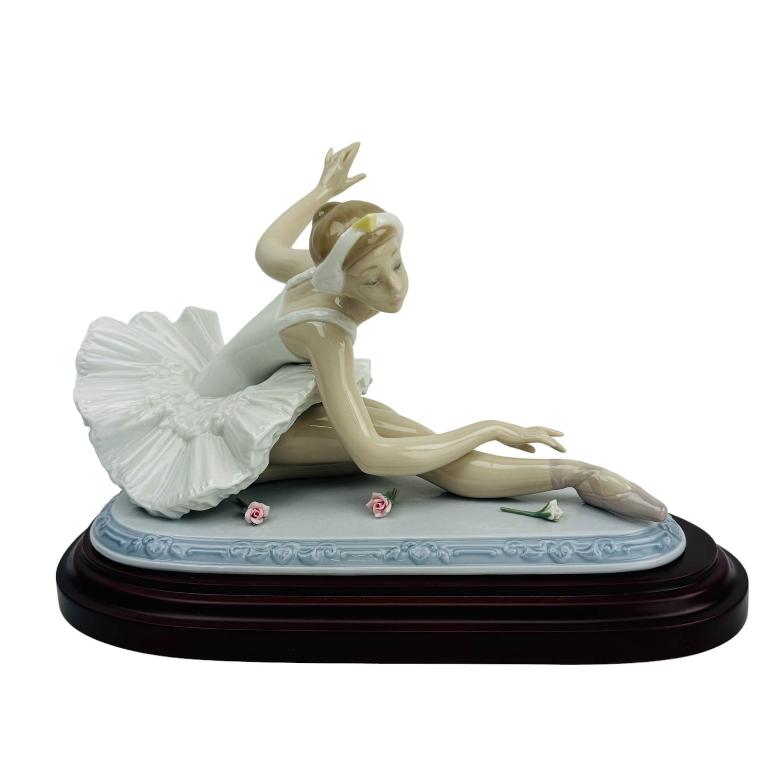 Lladro Ovation 6614 Ballerina Girl Figurine SIGNED: Manufacturer : Lladro. Country of origin : Spain. Titled : Ovation. Model # 6614. Sculptor : Jose Luis Alvarez. Production years : 1999 - 2004. Finish : Glazed. Signed ~ stamped with the blue tulip Ll