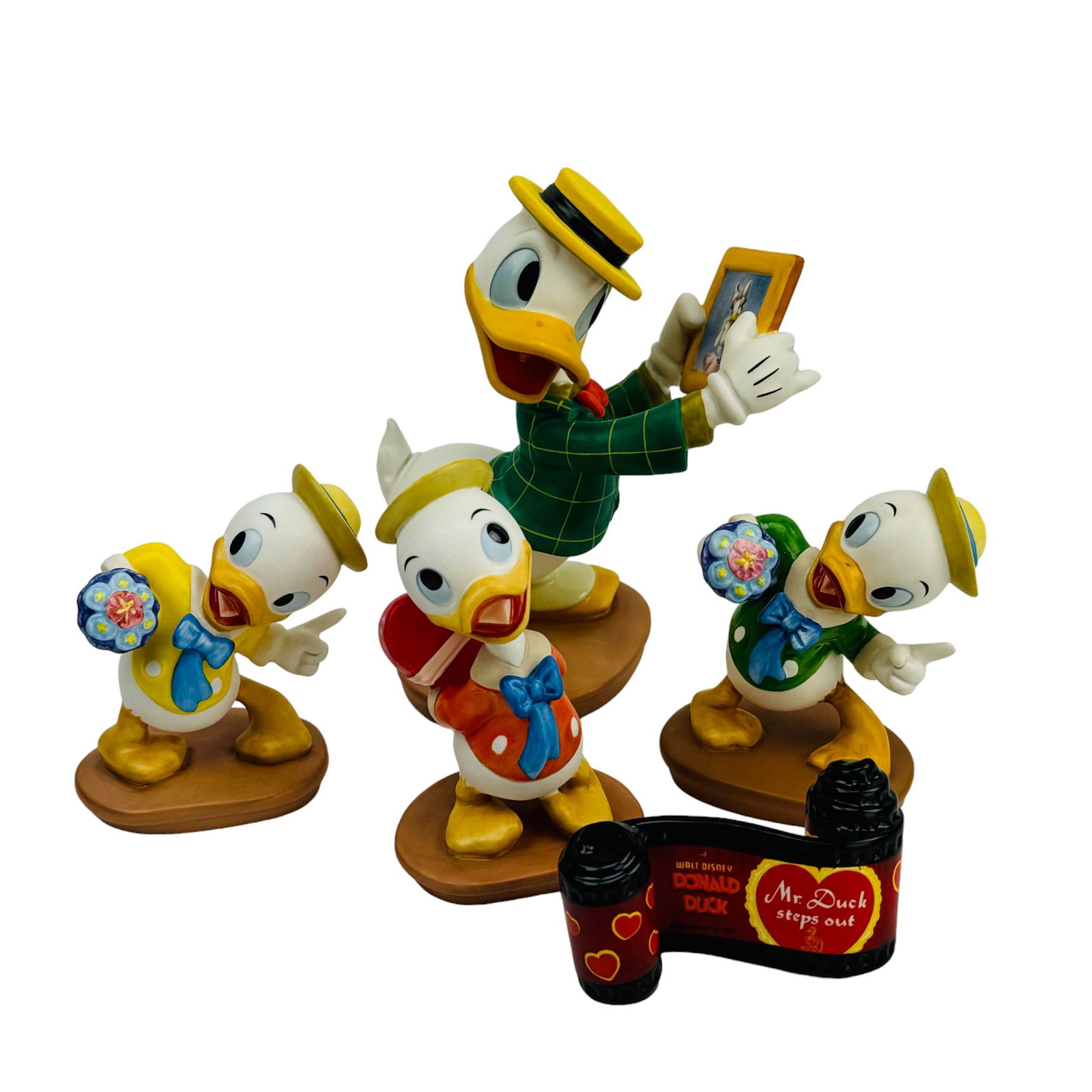 Walt Disney Donald Duck Figurine COA ESTATE LOT 4 (1 of 8)