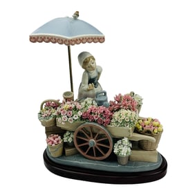Lladro Flowers of Season #1454 Porcelain Figurine