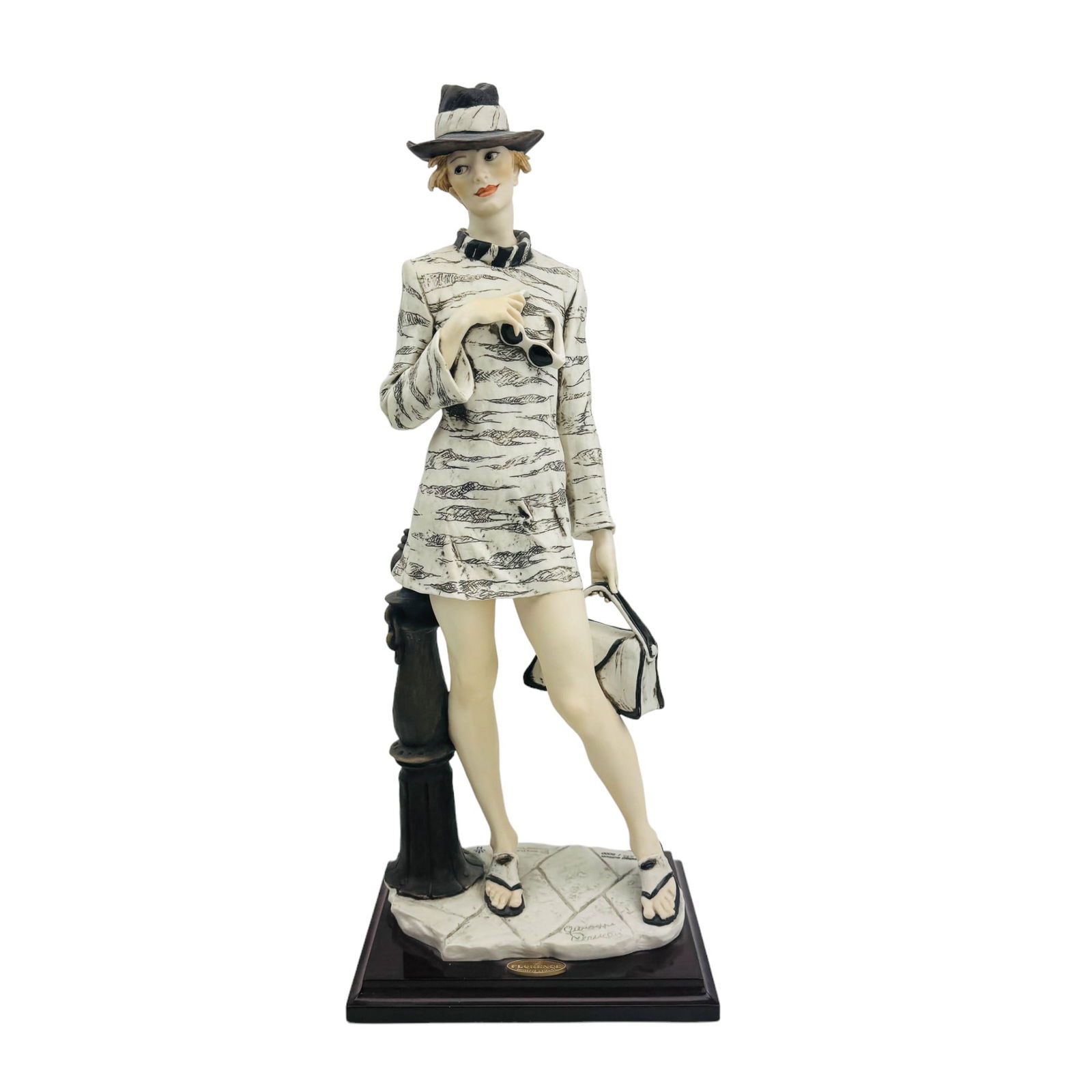Armani Summer Stroll 0431C Limited Edition Statue (1 of 7)