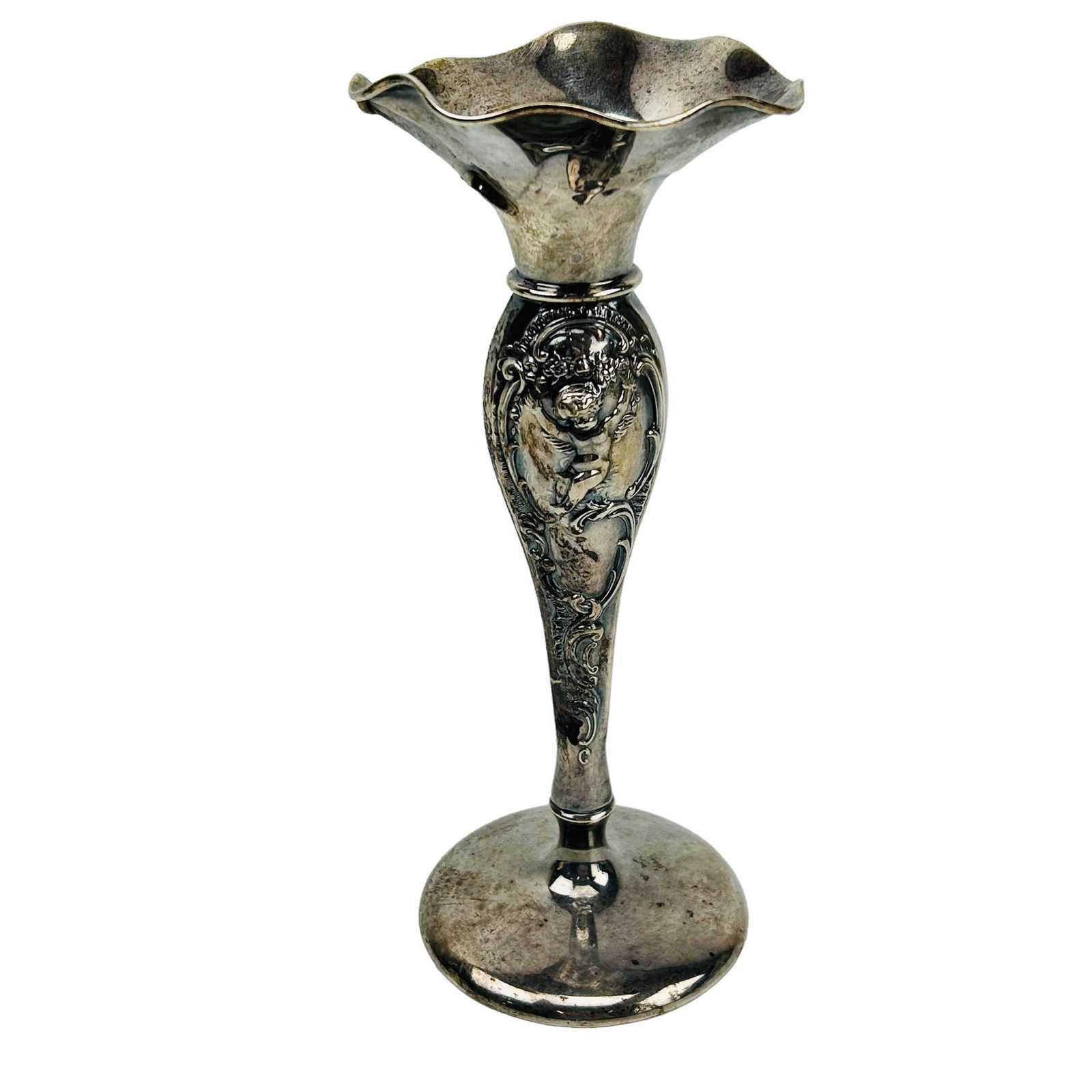 Antique Mauser Sterling 925 Nude Cherub Bud Vase: Late 19th early 20th century American origin curio cabinet display vase. Strongly influenced Art Nouveau style with a trumpet shaped form. Features a scalloped open mouth over tapered body over spread