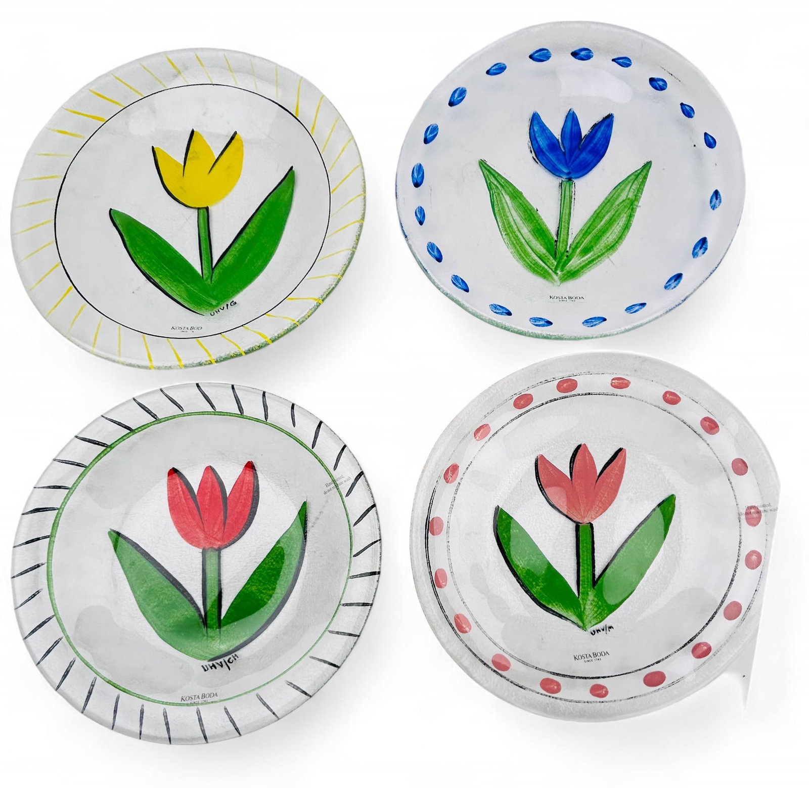Kosta Boda Ulrica Hydman Tulip Salad Plates 4p LOT: Lot of 20th century Scandinavian origin Swedish art glass hand painted salad plates. Total of four (4). Designed by Ulrica Margareta Hydman Vallien ( Swedish, 1938 - 2018 ) in the Tulipa pattern. Stat