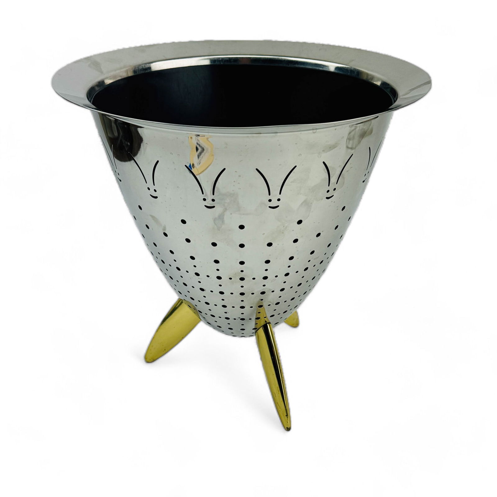 Alessi Philippe Starck Max Le Chinois Colander: Designed by Philippe Starck for Alessi. The "Max le Chinois" colander is constructed from a mirror polished 18/10 stainless steel exterior, a satin finish to the inside, with distinctive perforated ac