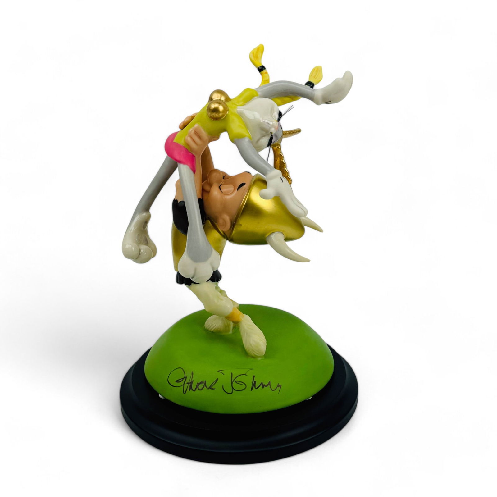 Looney Tunes Paw De Deux signed Chuck Jones w/ Box: Goebel Looney Tunes Porcelain Curio Cabinet Figurine signed by Chuck Jones. Titled "Paw de Deux". Distributed by Warner Brothers. Executed in a limited edition size, this one being number 1402 of only
